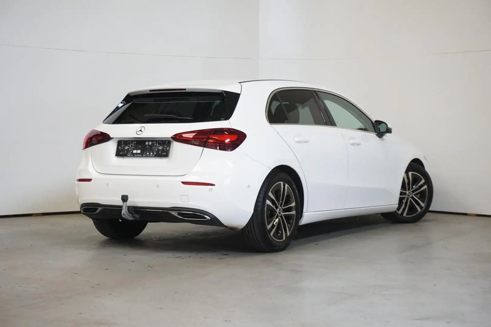 Mercedes-Benz A 180 AUTOMAAT - RIJASSISTENTIE - TREKHAAK Wit - 2