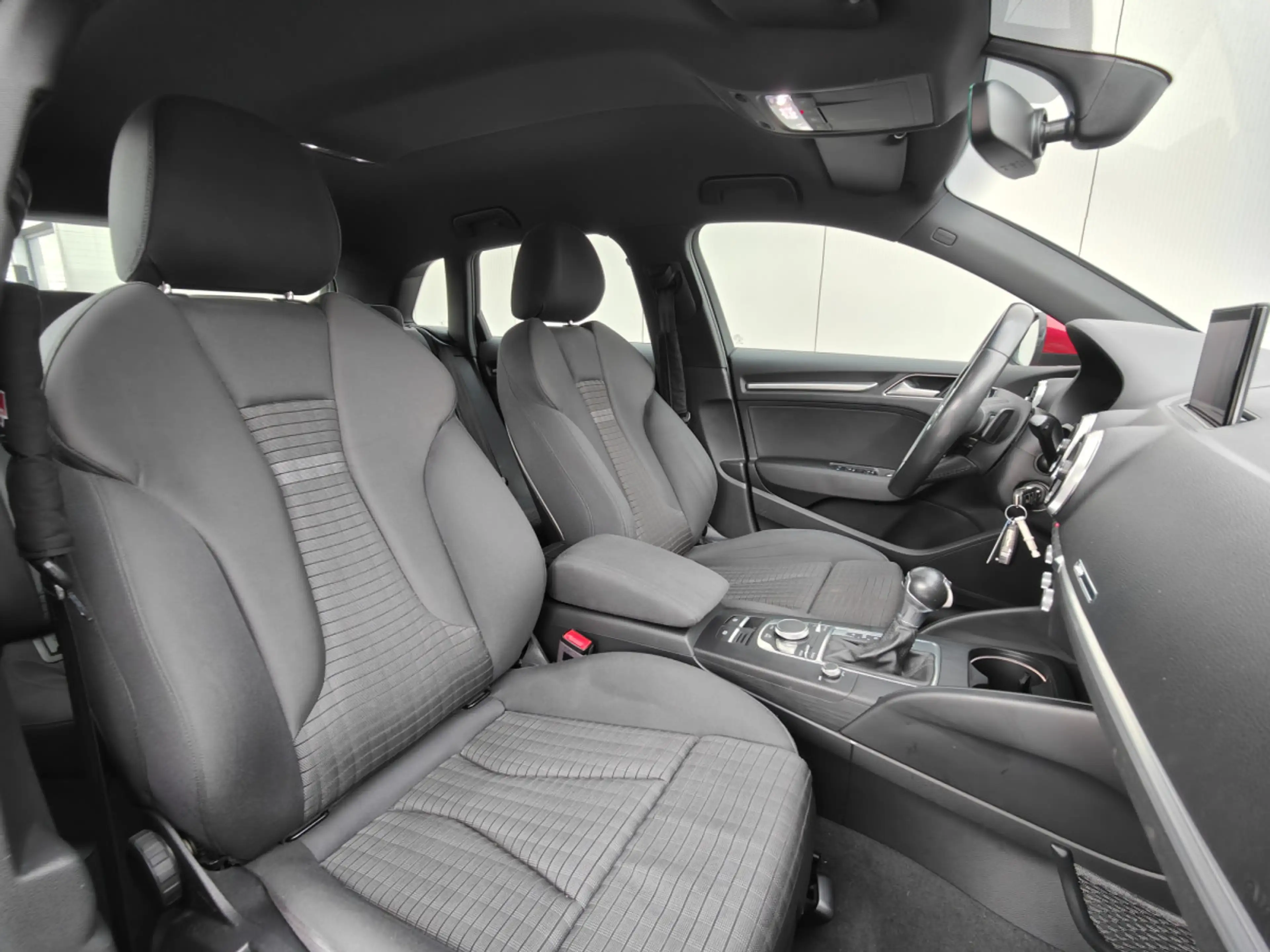 Audi A3 35 TFSI S-TRONIC S-LINE CARPLAY GPS BLUETOOTH APS — photo 7