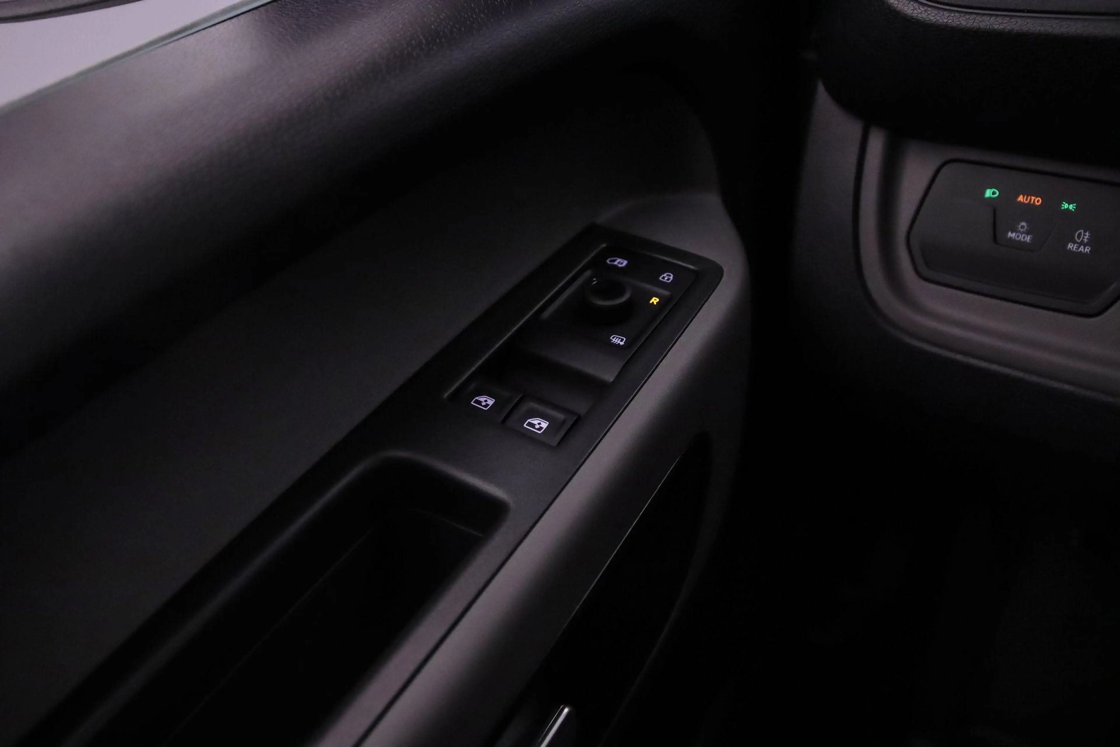 Volkswagen ID. Buzz Cargo Economy Limited Edition 190pk 59 kWh | Achterdeure — photo 11