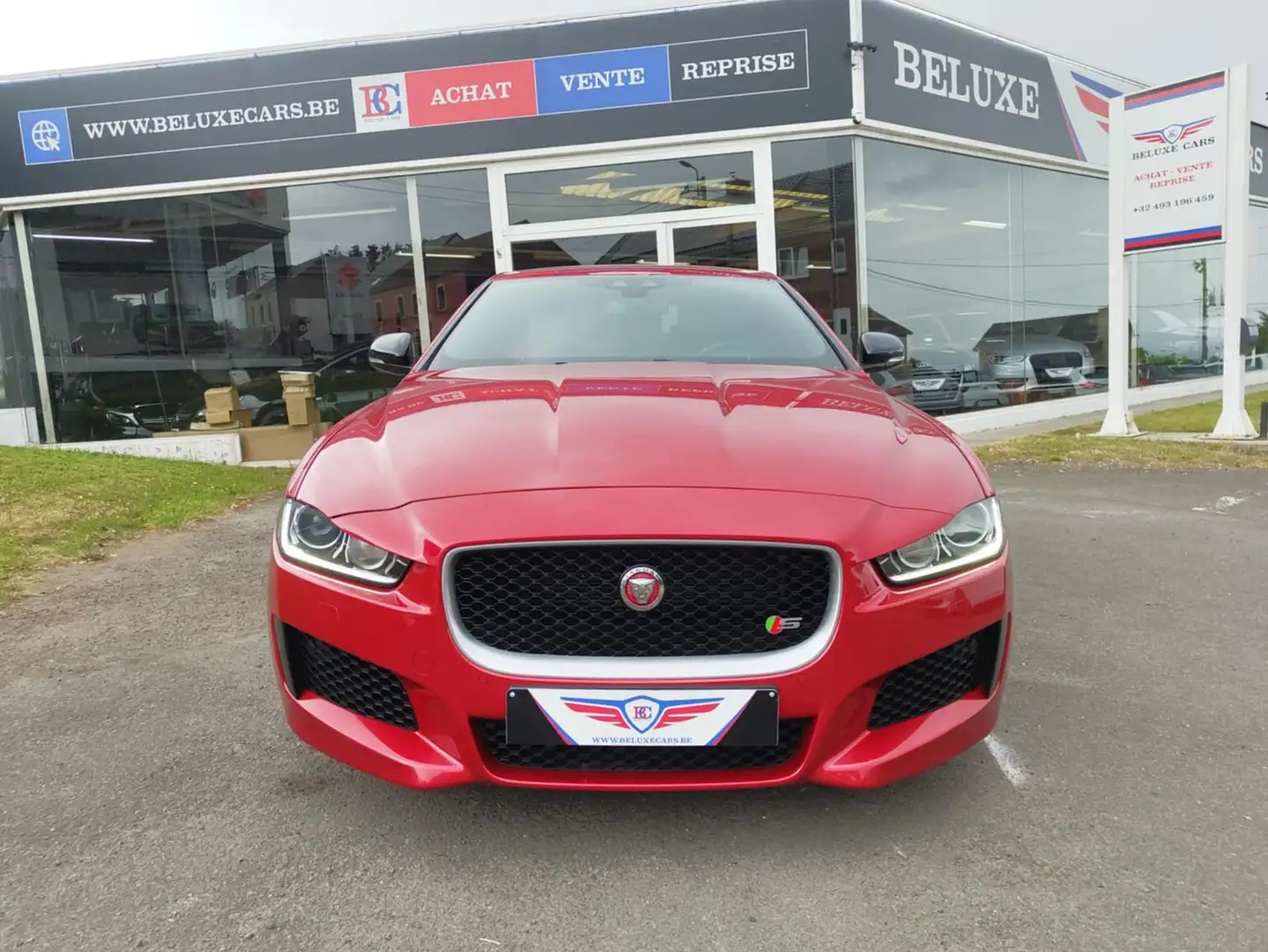 Jaguar XE XE-S 3.0 V6 *CUIR*PDC*LED*BI XENON* Rood - 2