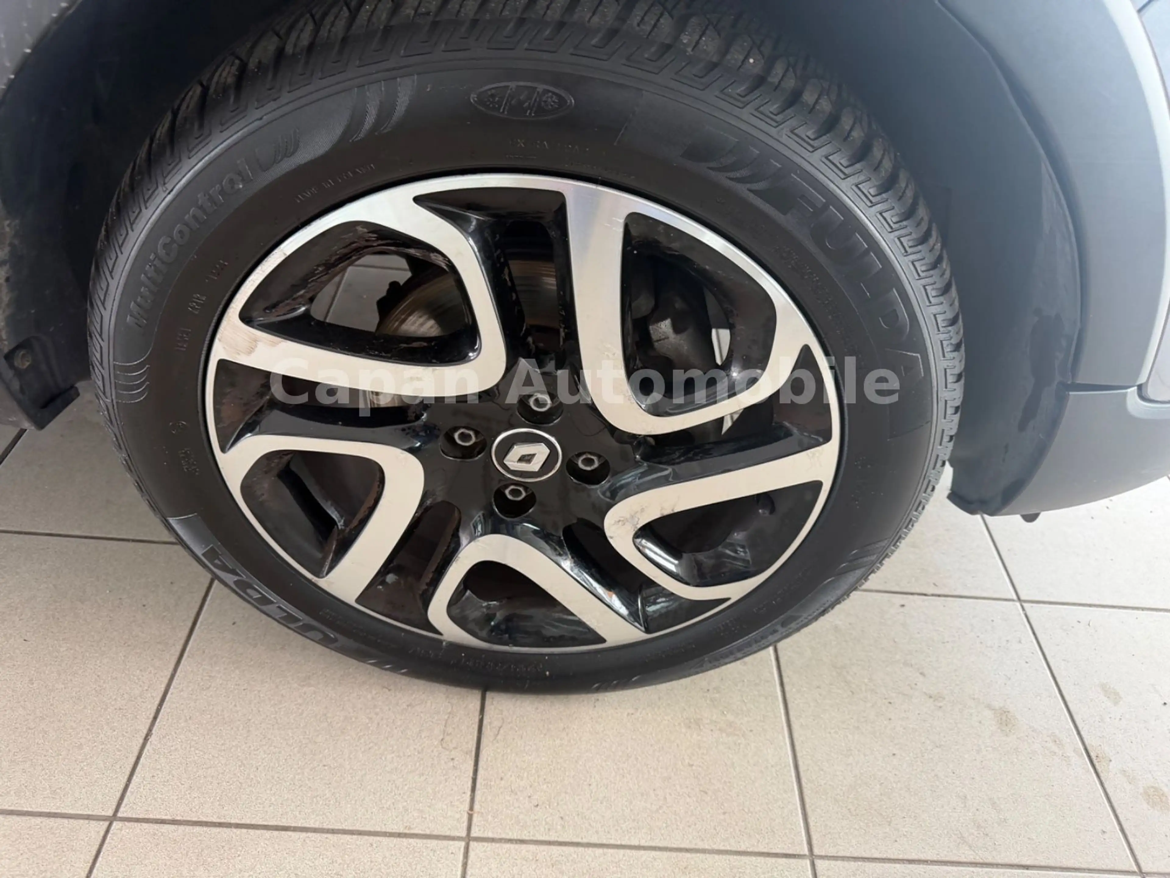 Renault Captur ENERGY TCe 120 Limited Navi/SHZ/PDC/EURO6 — photo 9
