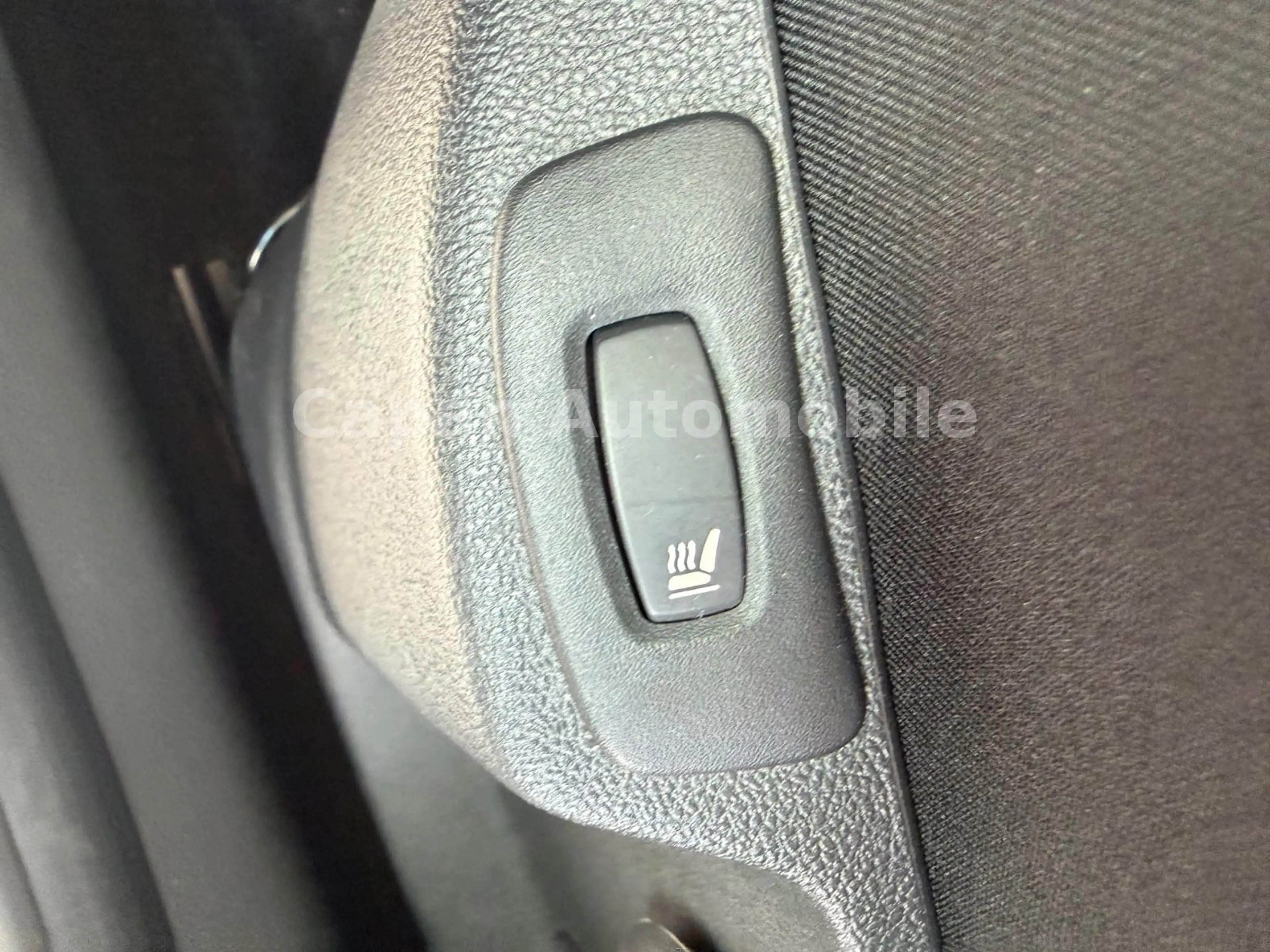 Renault Captur ENERGY TCe 120 Limited Navi/SHZ/PDC/EURO6 — photo 13