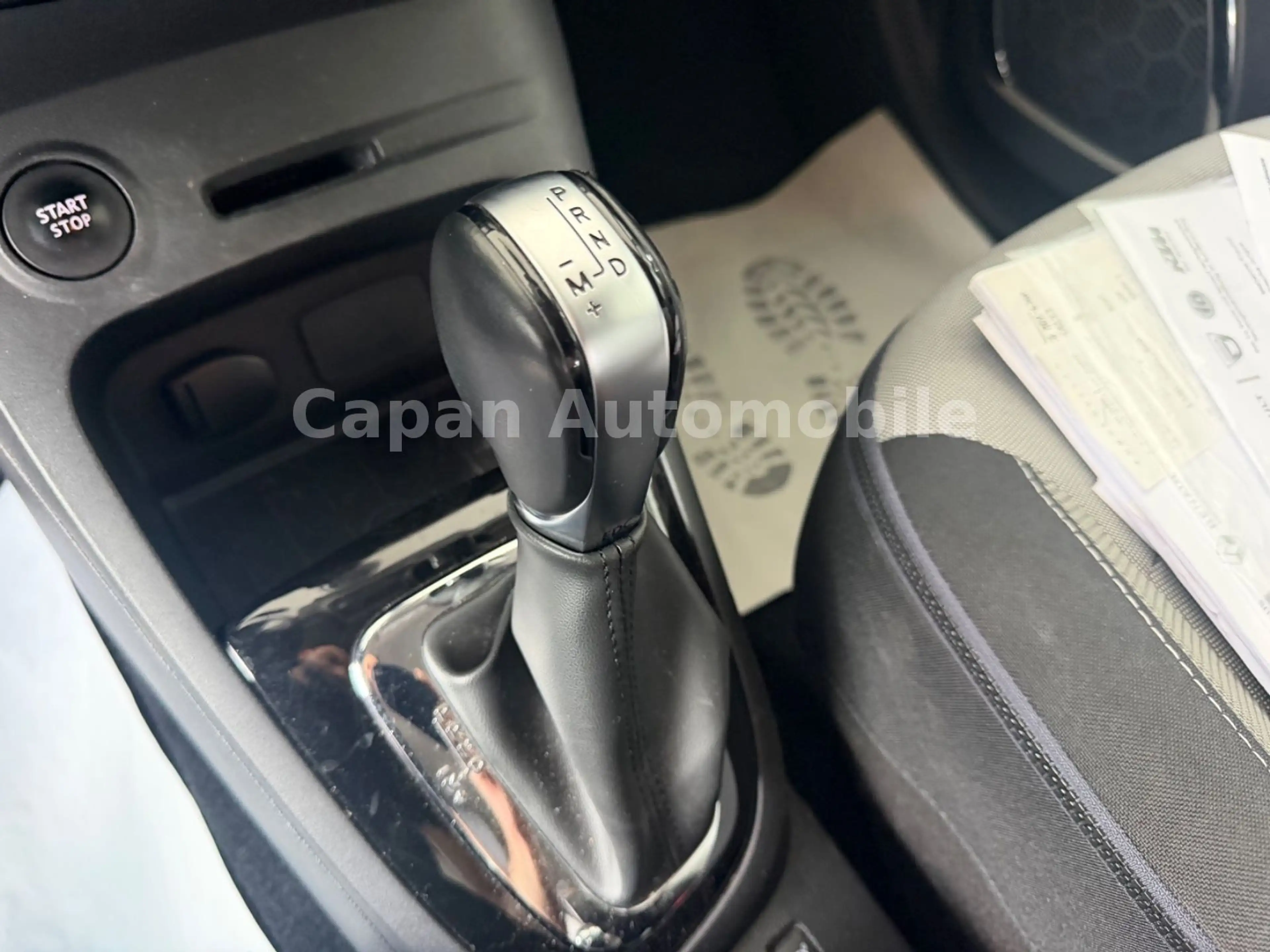 Renault Captur ENERGY TCe 120 Limited Navi/SHZ/PDC/EURO6 — photo 8