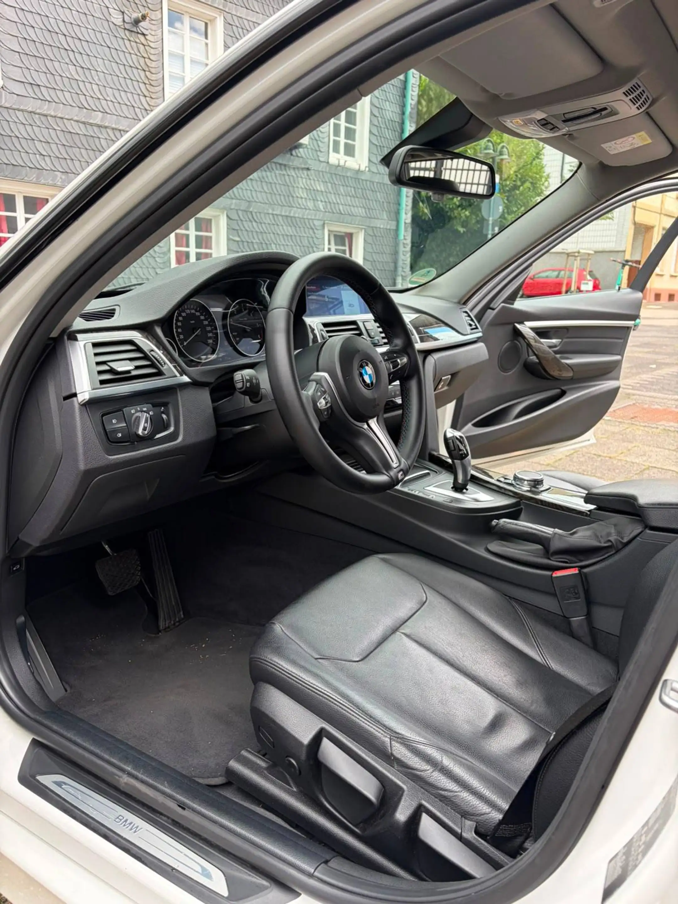BMW 320 320 d B47 Luxury Line Automatik — photo 15