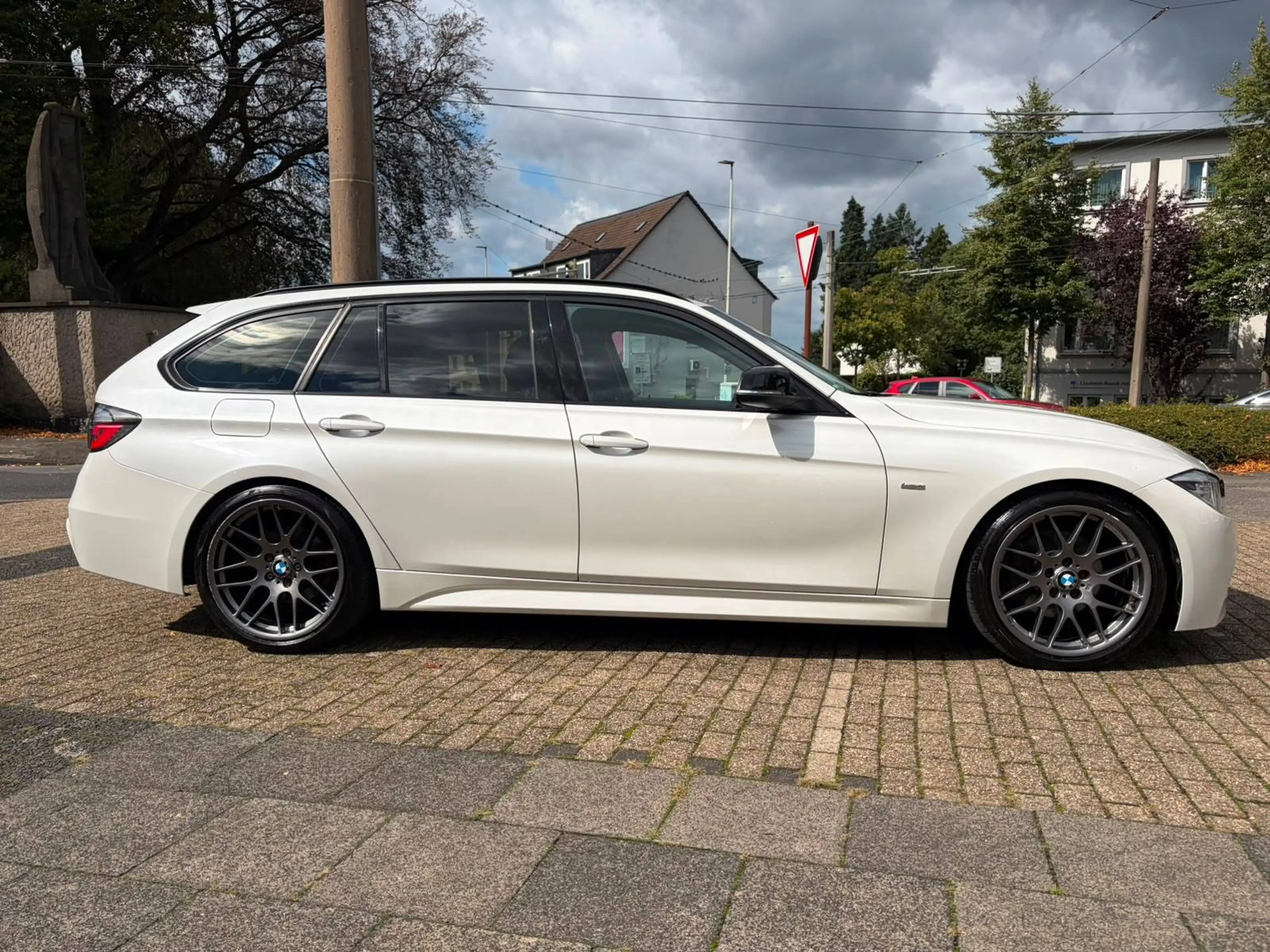 BMW 320 320 d B47 Luxury Line Automatik — photo 13