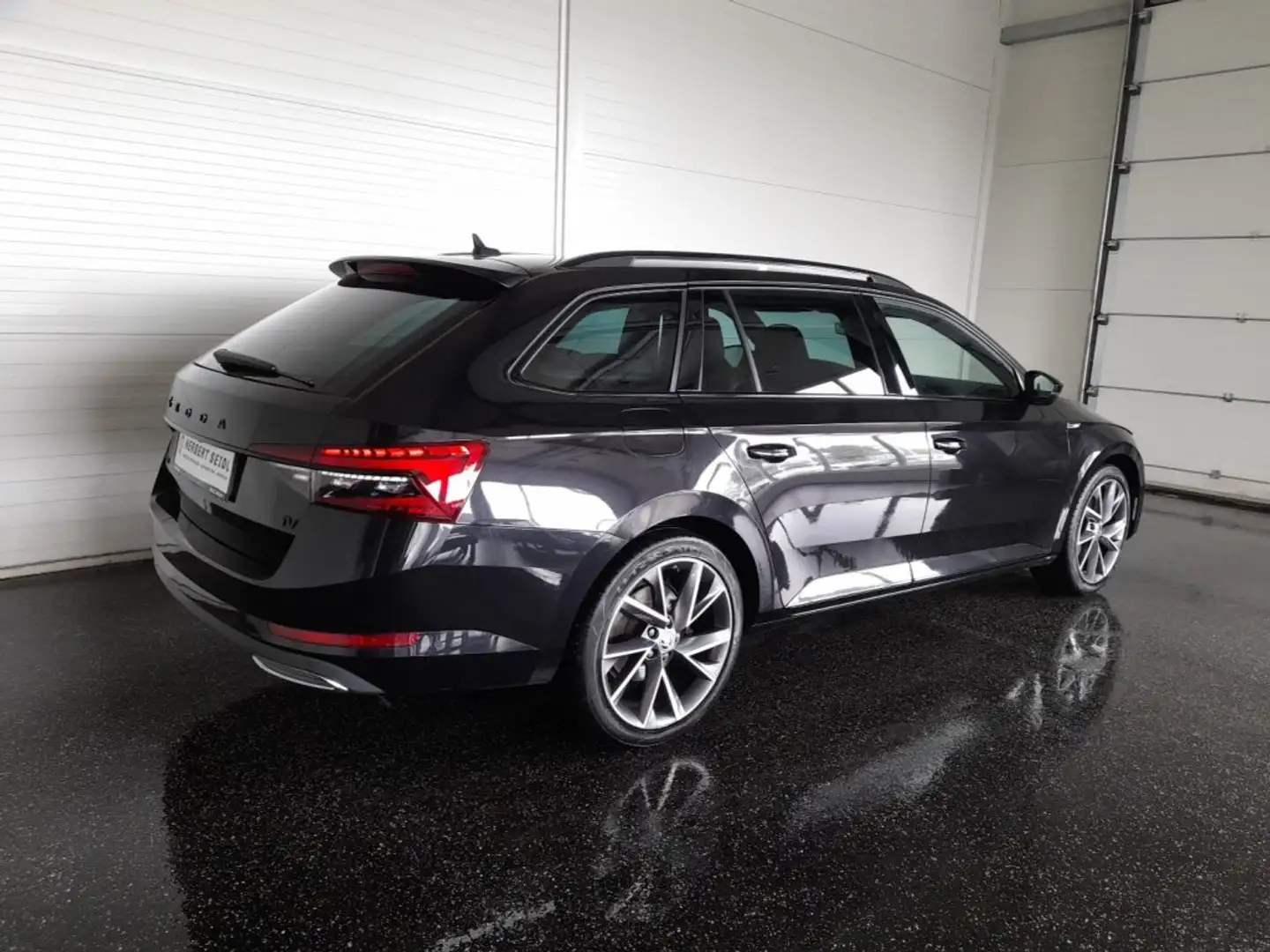 Skoda Superb Kombi SPORTLINE PHEV DSG *STANDHZG / MATRIX-LED / DCC / 19 ZOLL / VIRTUELL / NAVI / ACC / KAMERA / MEMORY SPORTSITZE* Schwarz - 2