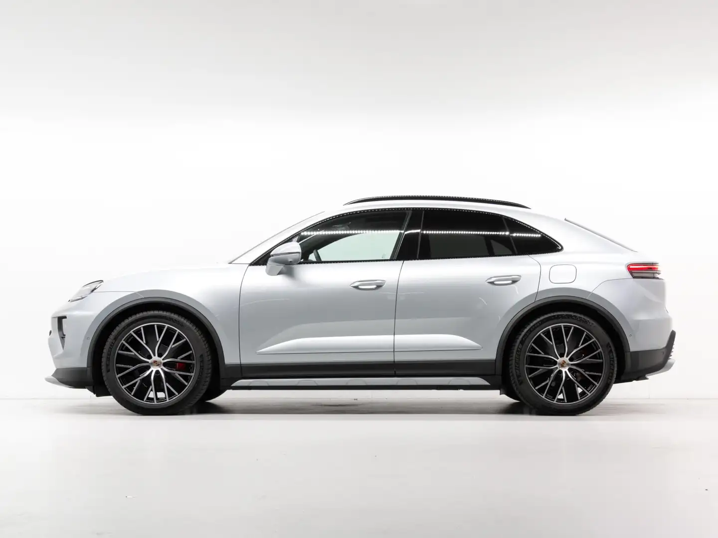 Porsche Macan 4S Plateado - 2