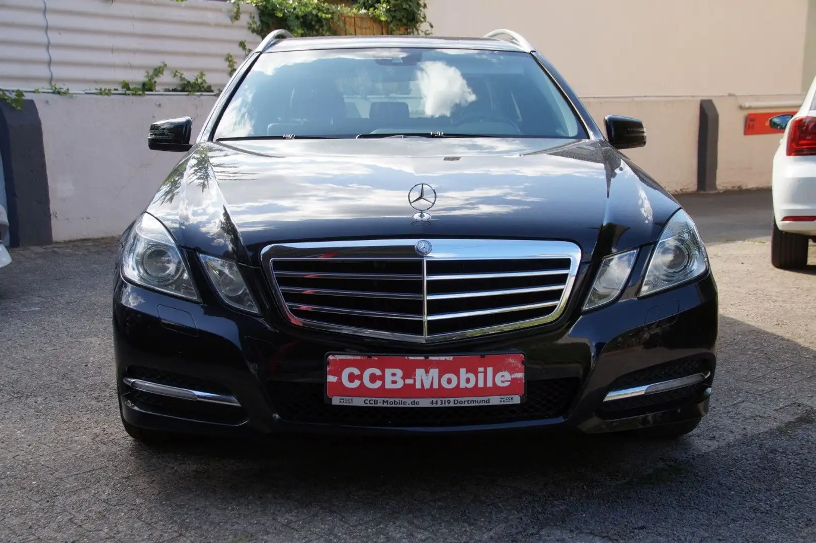 Mercedes-Benz E 200 E -Klasse T-Modell 3HD/ AUTOM/ SCHECKHEFT/ Negro - 2