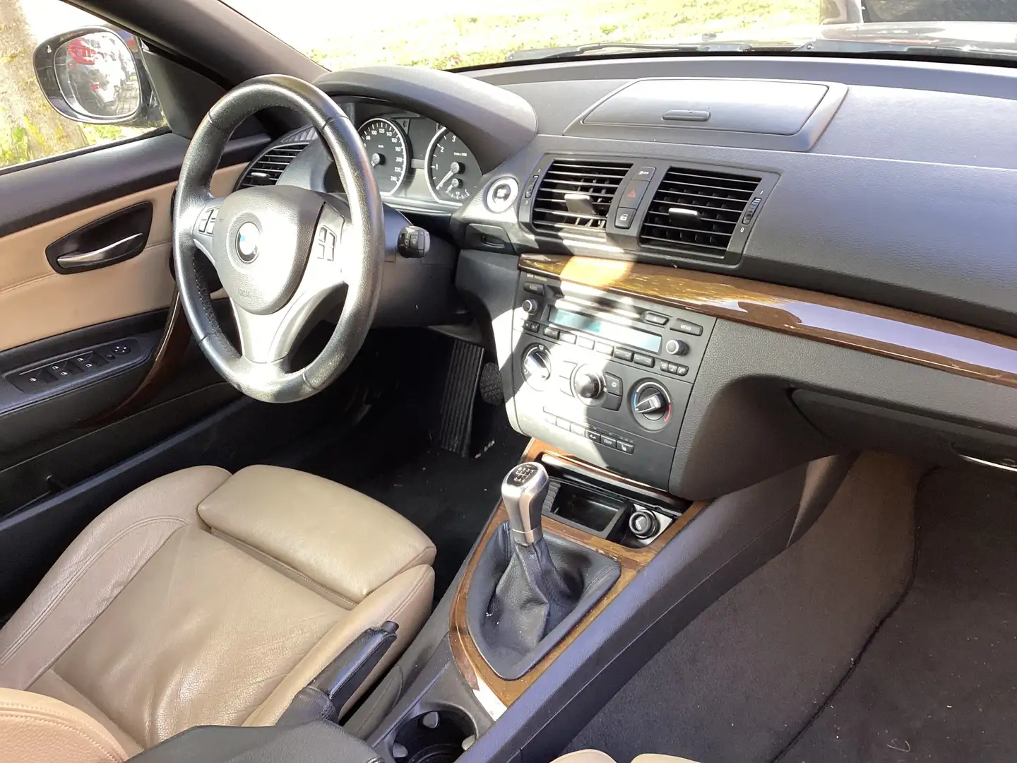 BMW 118 i Cabrio Tempomat USB Klima Shz PDC Brun - 2