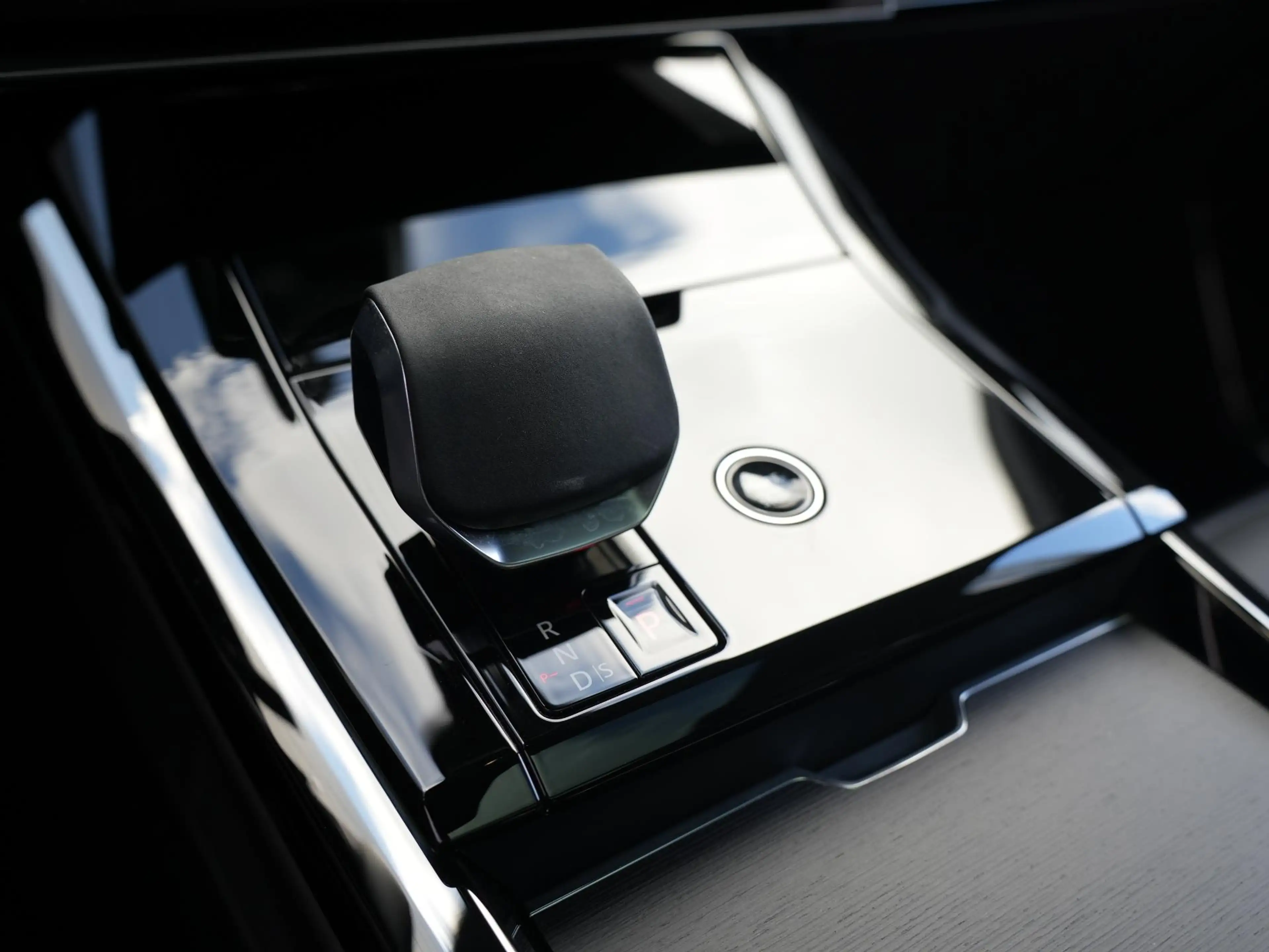 Land Rover Range Rover Sport P550e Autobiography PHEV | SV Lak |  Comfort Pack — photo 28