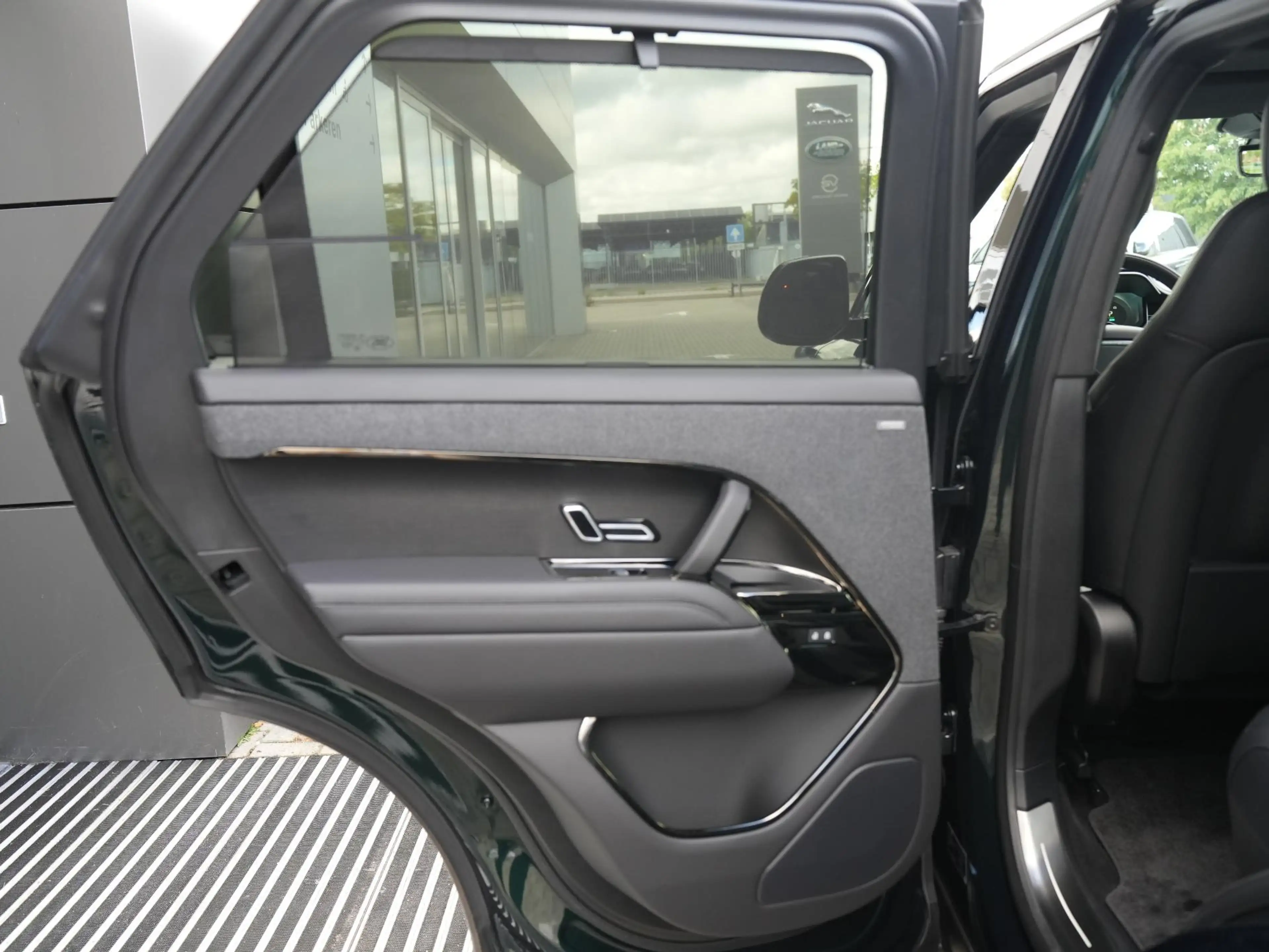 Land Rover Range Rover Sport P550e Autobiography PHEV | SV Lak |  Comfort Pack — photo 33