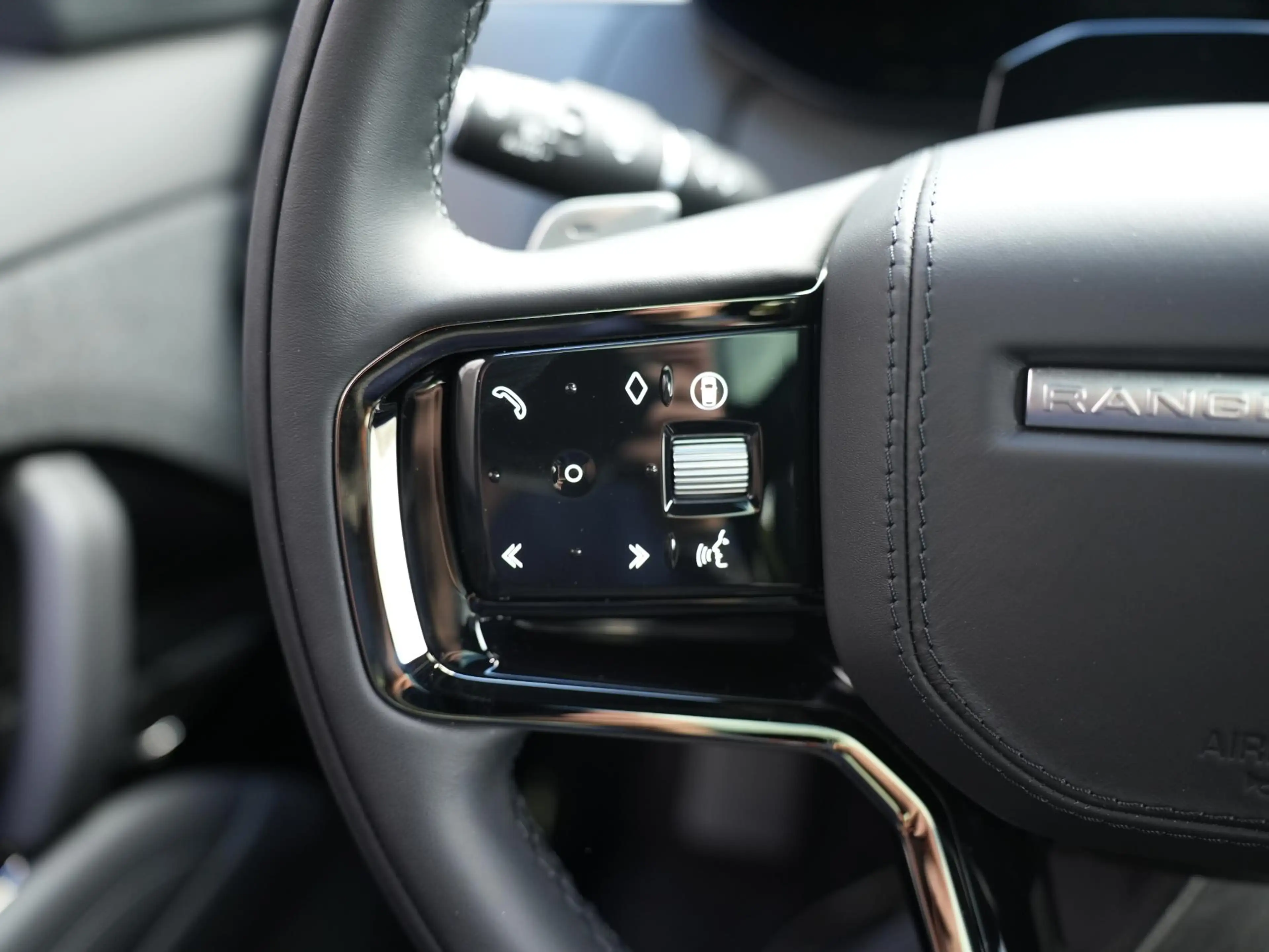Land Rover Range Rover Sport P550e Autobiography PHEV | SV Lak |  Comfort Pack — photo 17