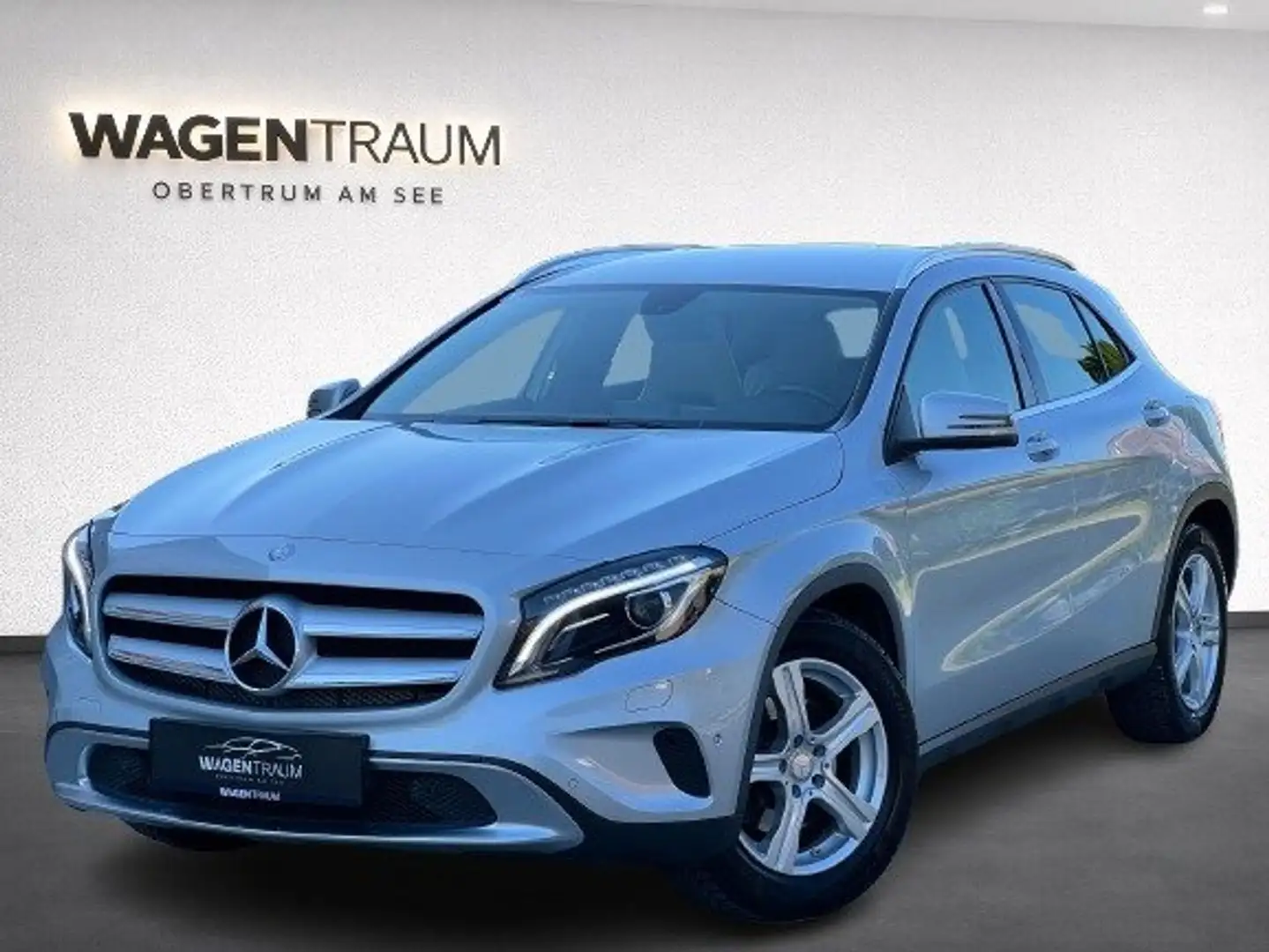 Mercedes-Benz GLA 250 4Matic - Xenon - Navi - Anhängerkupplung Silber - 1