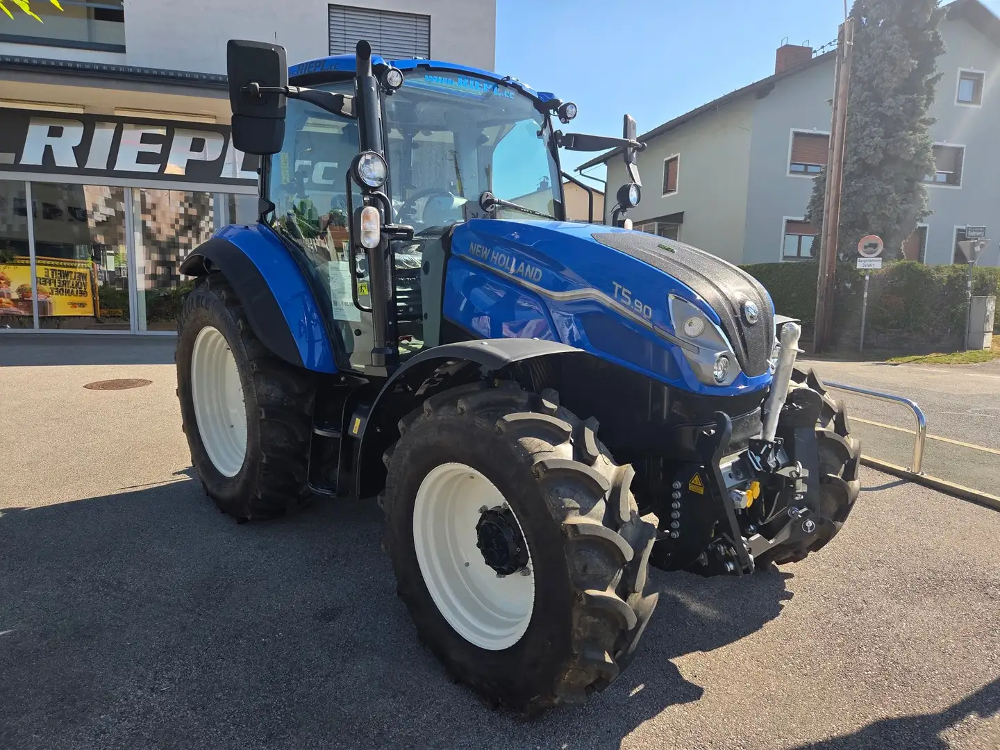 Fiat New Holland T 5.90 Neues Modell 2026 Dual Comand Blau - 1