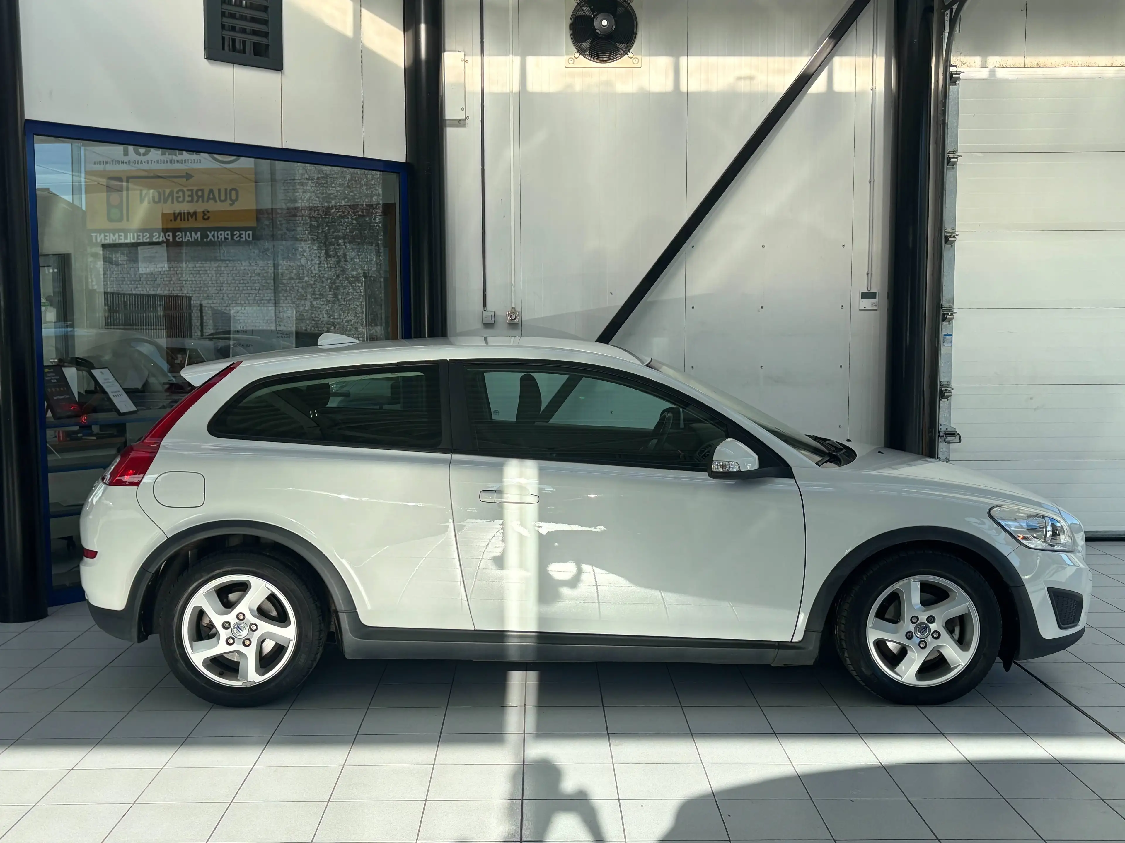 Volvo C30 C30 1.6 D DRIVe *CLIM * 1ER PROP * CARNET * — photo 6
