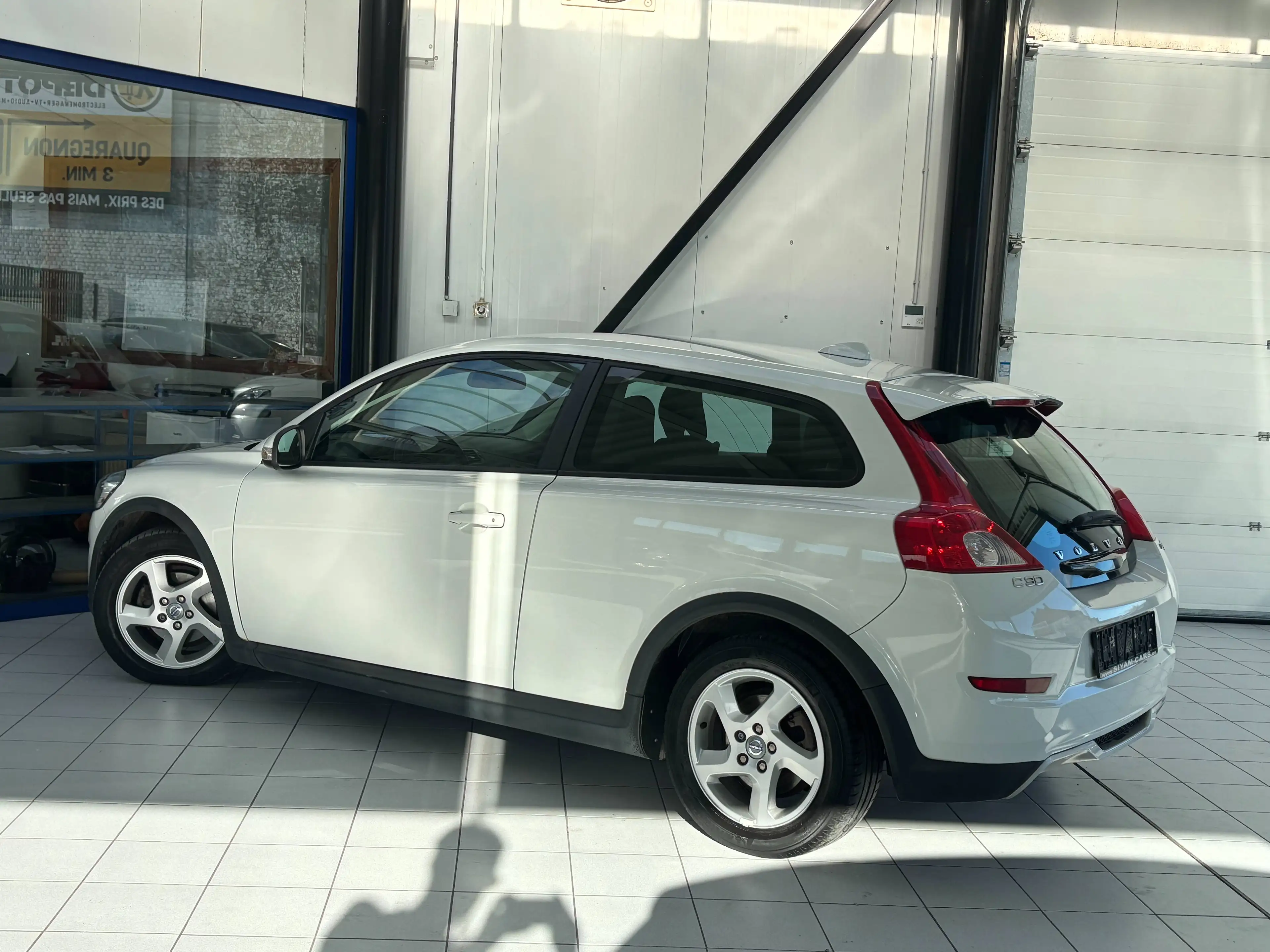 Volvo C30 C30 1.6 D DRIVe *CLIM * 1ER PROP * CARNET * — photo 3