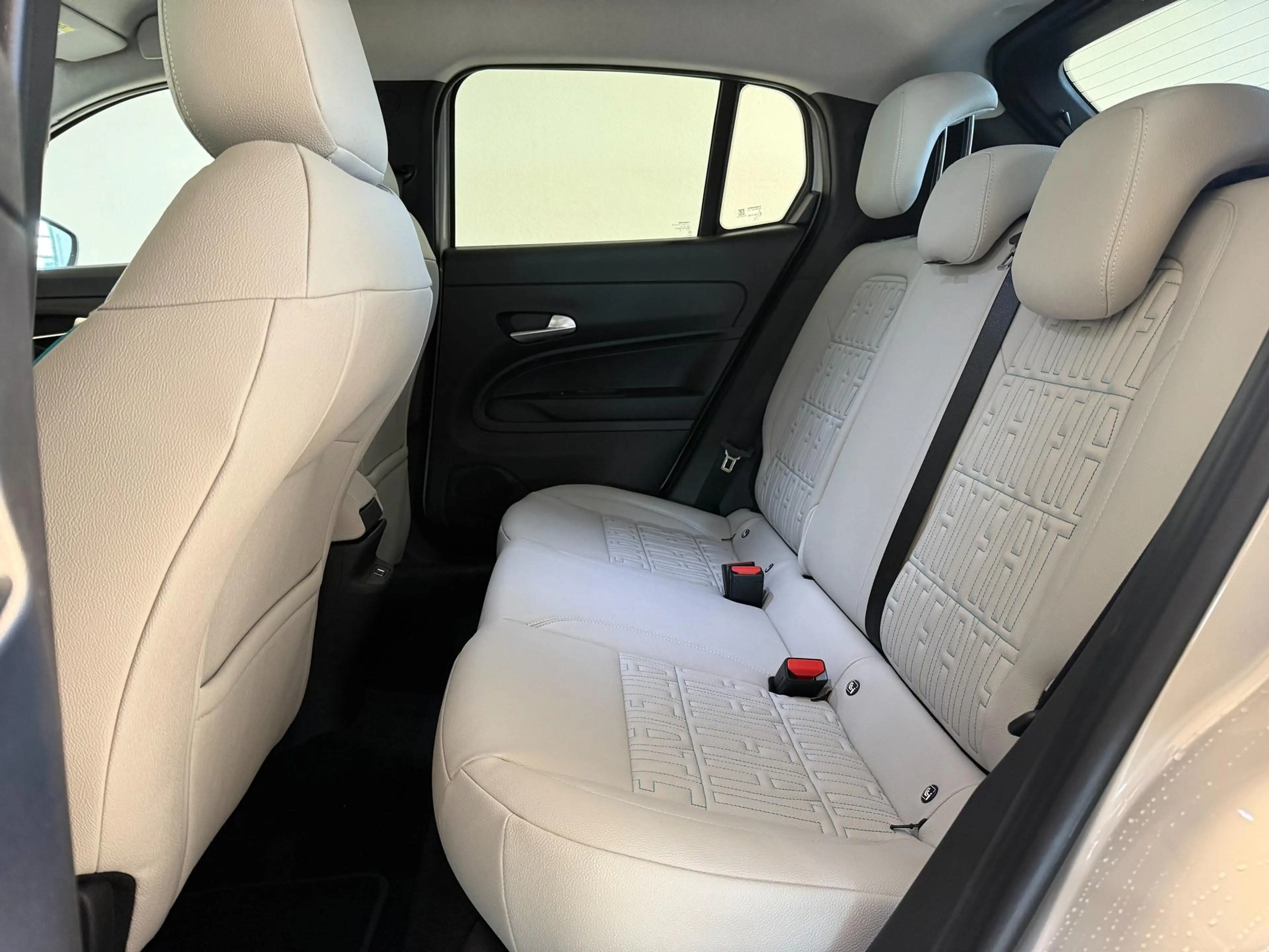 Fiat 600 La Prima Hybrid 1.2 T3 81 kW (110 PS) DCT Klima... — photo 14