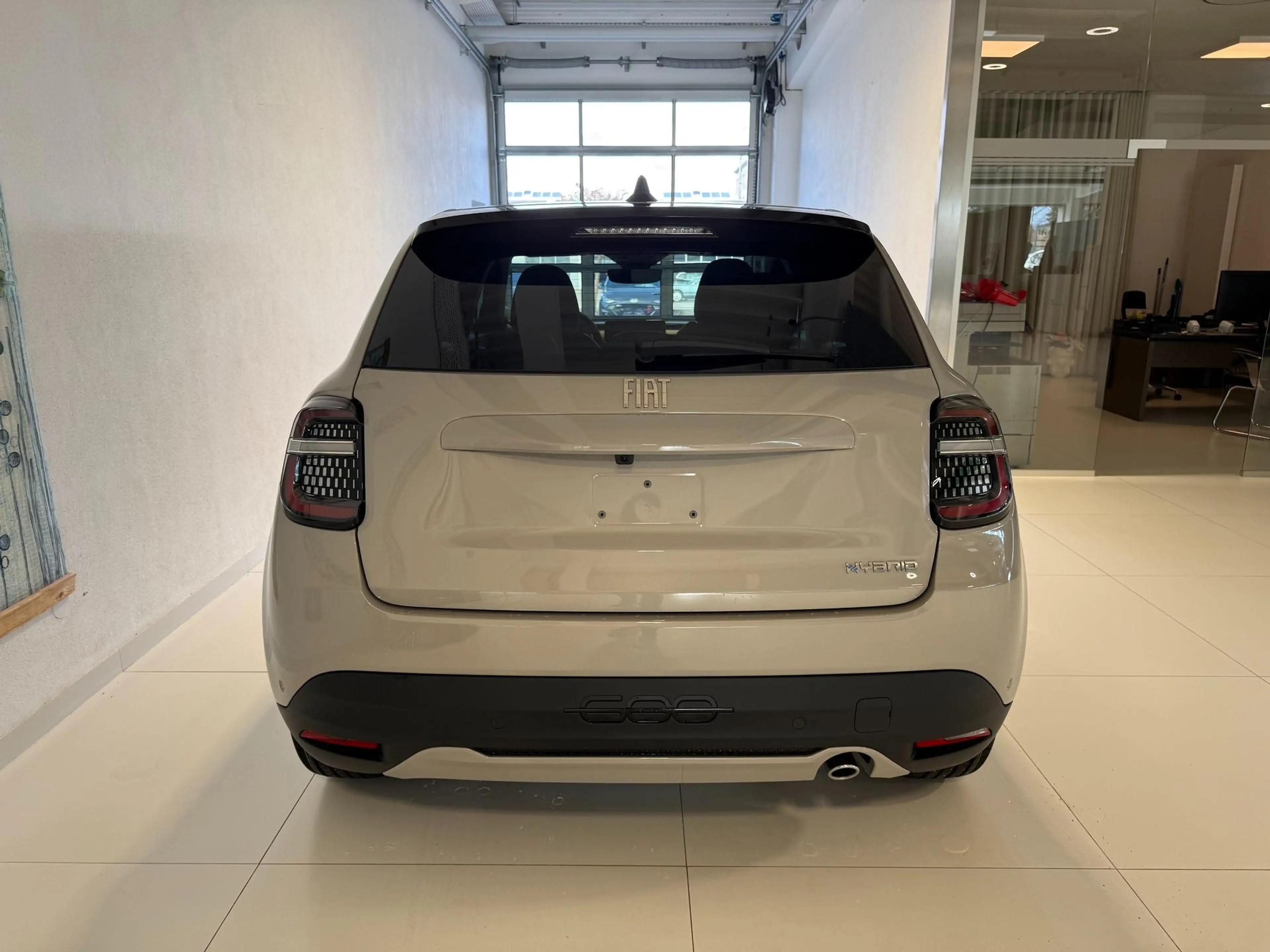 Fiat 600 La Prima Hybrid 1.2 T3 81 kW (110 PS) DCT Klima... — photo 6