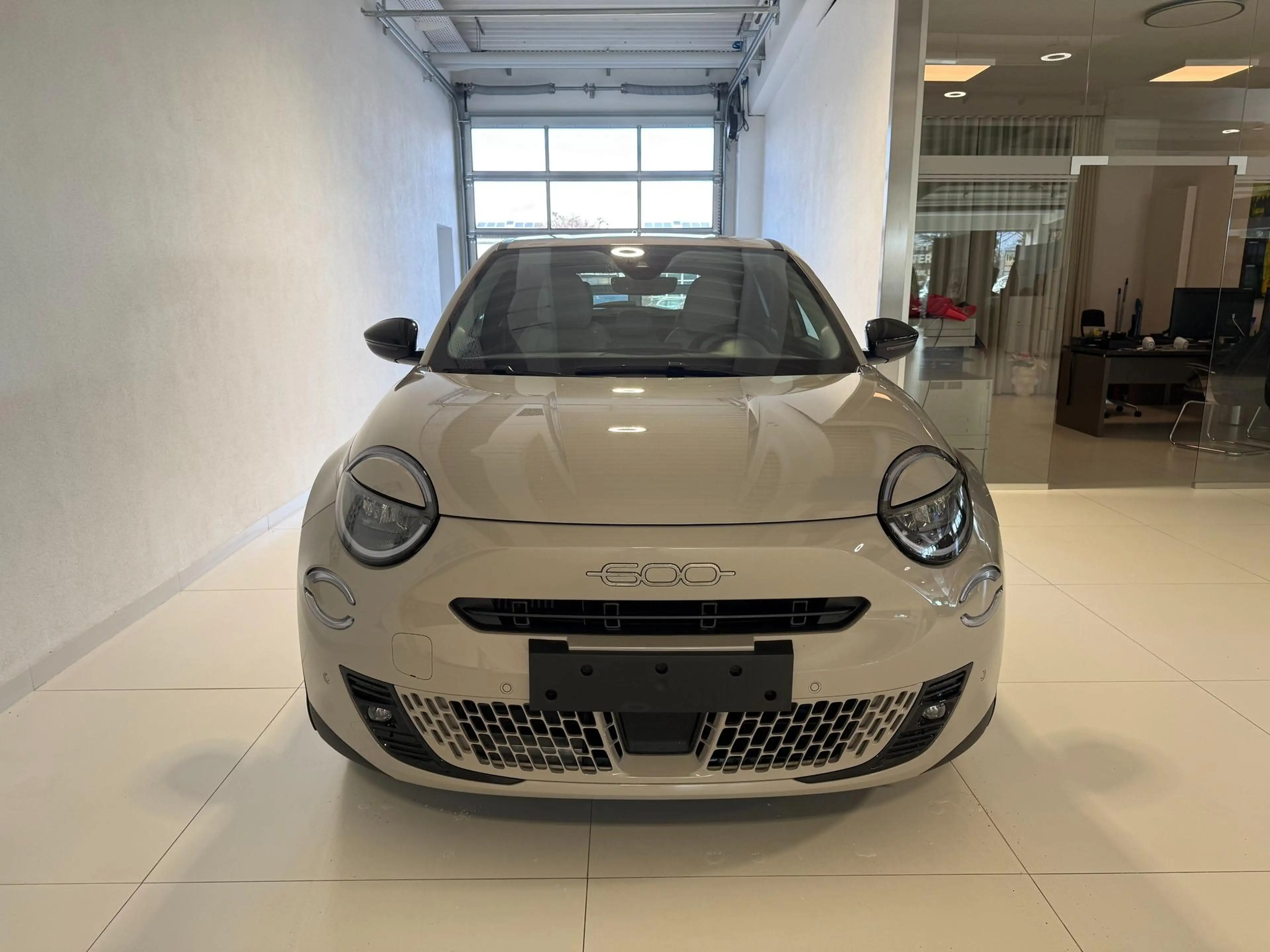 Fiat 600 La Prima Hybrid 1.2 T3 81 kW (110 PS) DCT Klima... — photo 2