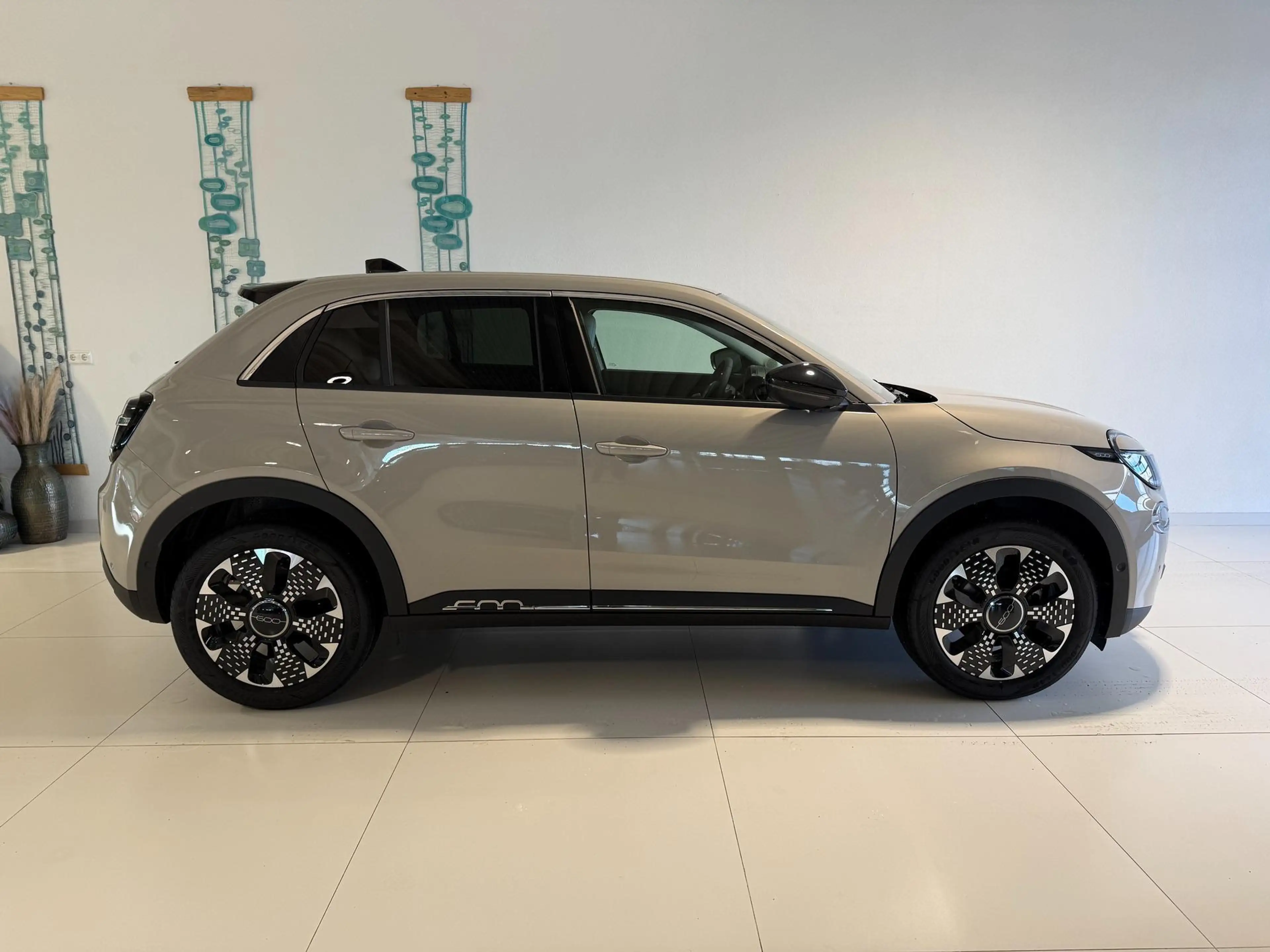Fiat 600 La Prima Hybrid 1.2 T3 81 kW (110 PS) DCT Klima... — photo 4