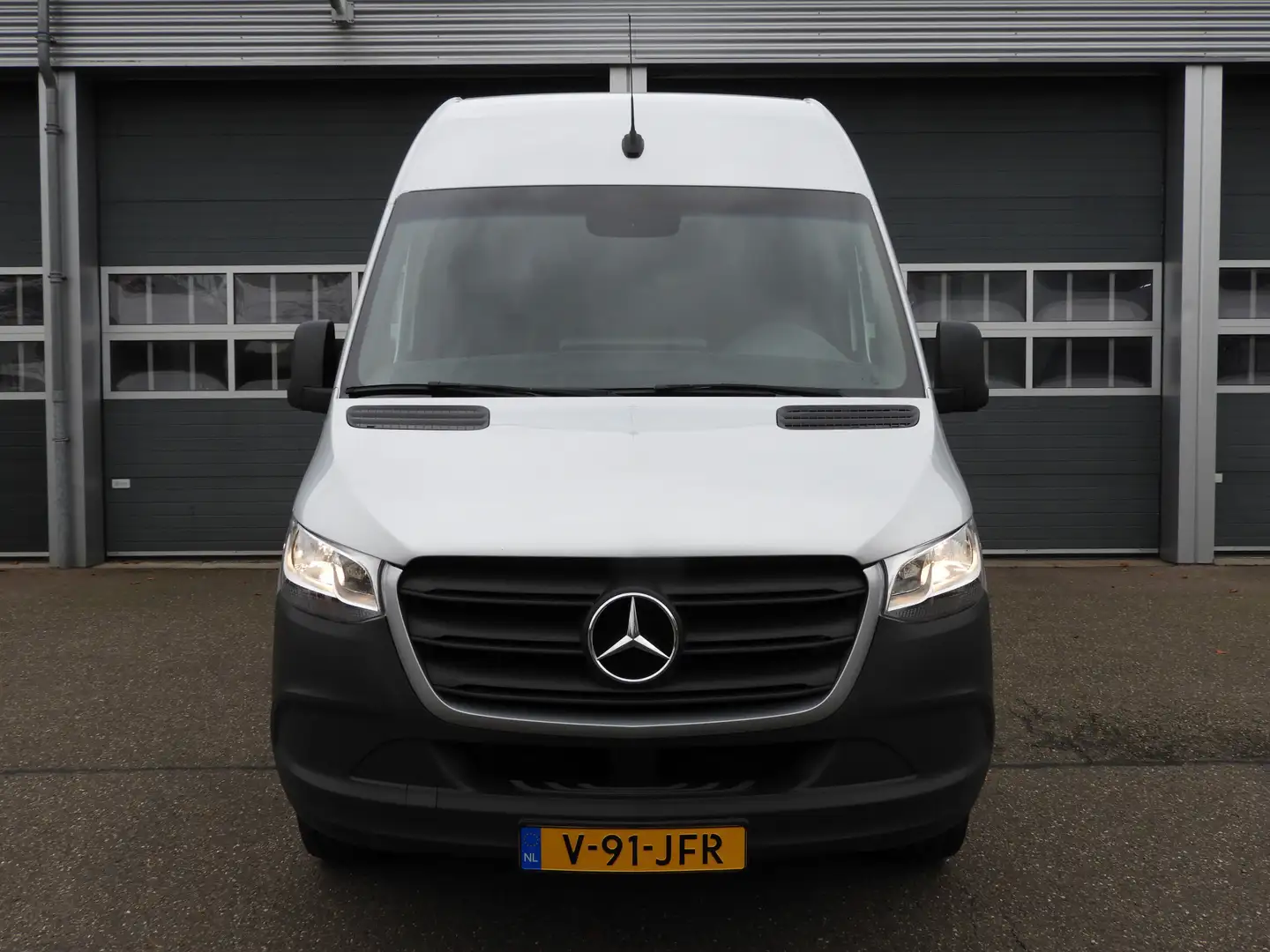 Mercedes-Benz Sprinter 317 1.9 CDI L2H2 AIRCO | MBUX | CAMERA | 3.5t TREK Argent - 2