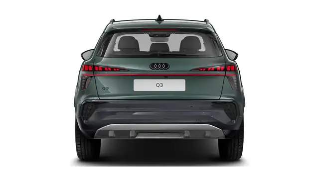 Audi Q3 view 4
