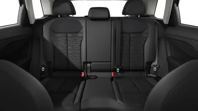 Audi Q3 view 10
