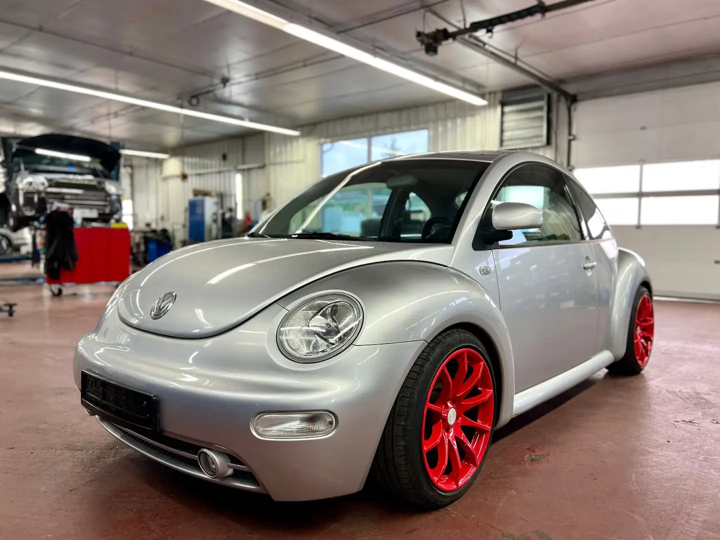 Volkswagen Beetle New Beetle Lim. 2.0 Klima Leder HU 07/2027 Silber - 1