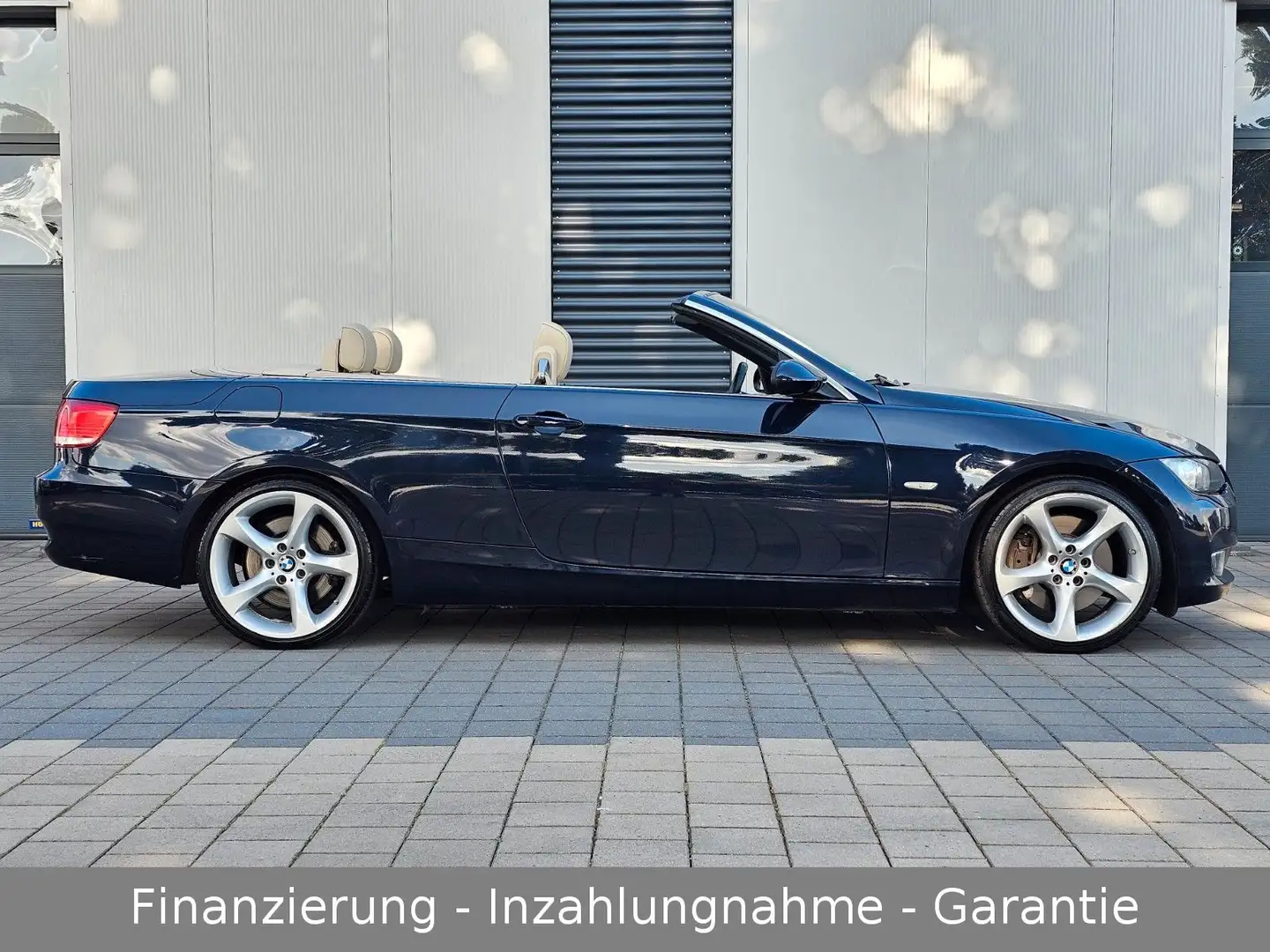 BMW 330 i Cabrio 19 Zoll Navi Leder Automatik WR!!! Bleu - 2