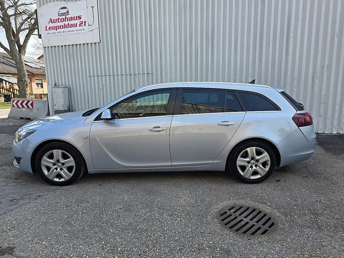 Opel Insignia ST 2,0 CDTI Sports Tourer Sw Grau - 2