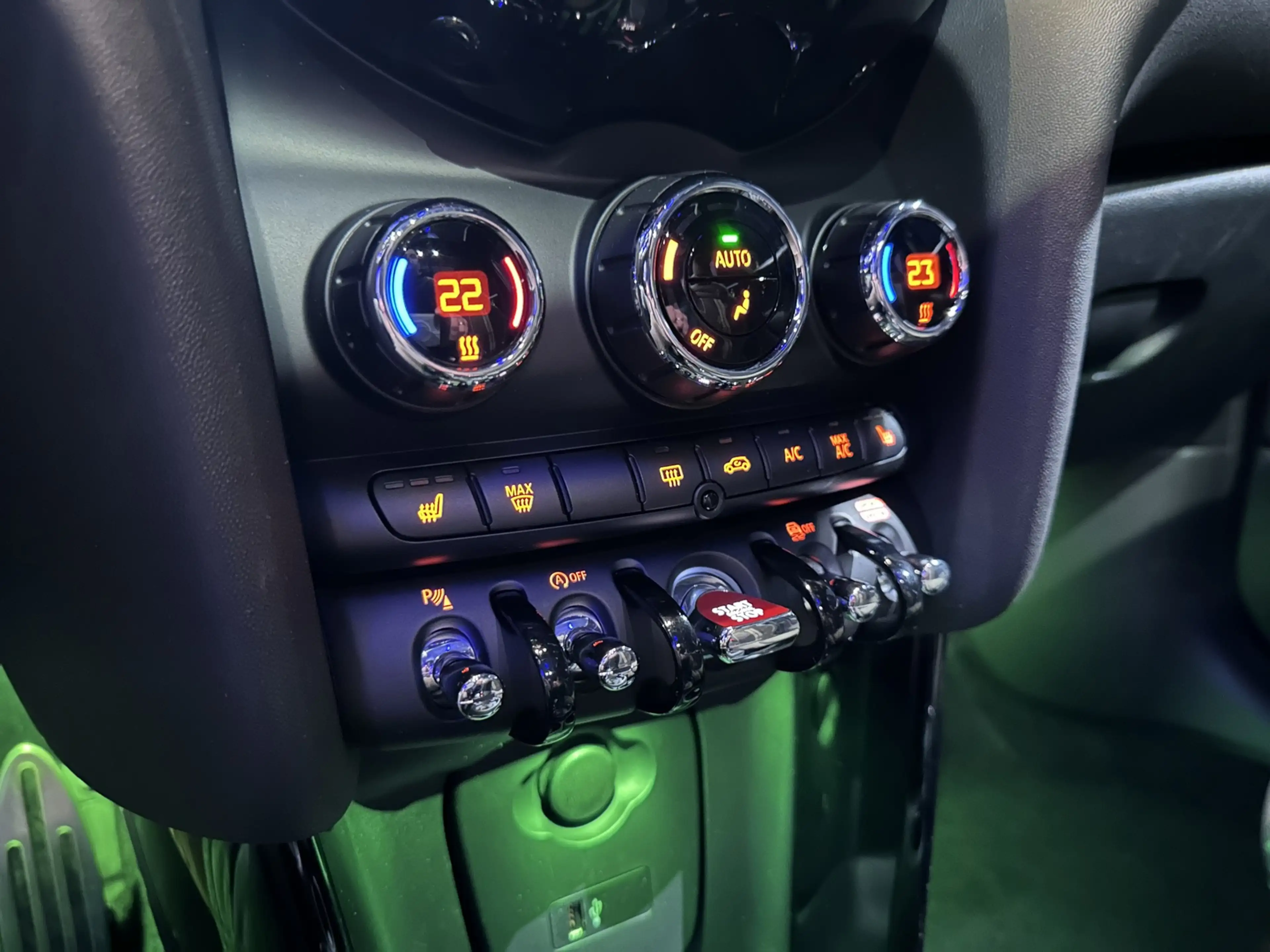 MINI Cooper 5-Deurs 1.5 60 Years Edition *JCW-Pakket*LED*Pano* — photo 16