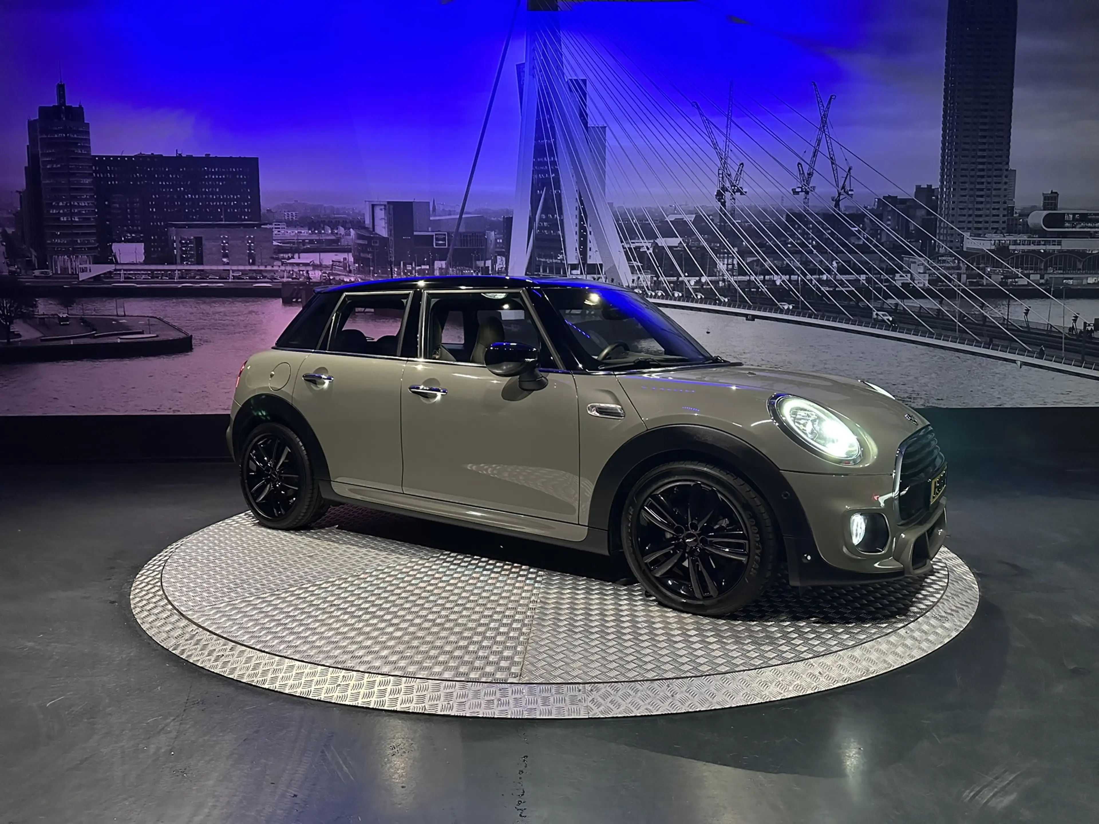 MINI Cooper 5-Deurs 1.5 60 Years Edition *JCW-Pakket*LED*Pano* — photo 2