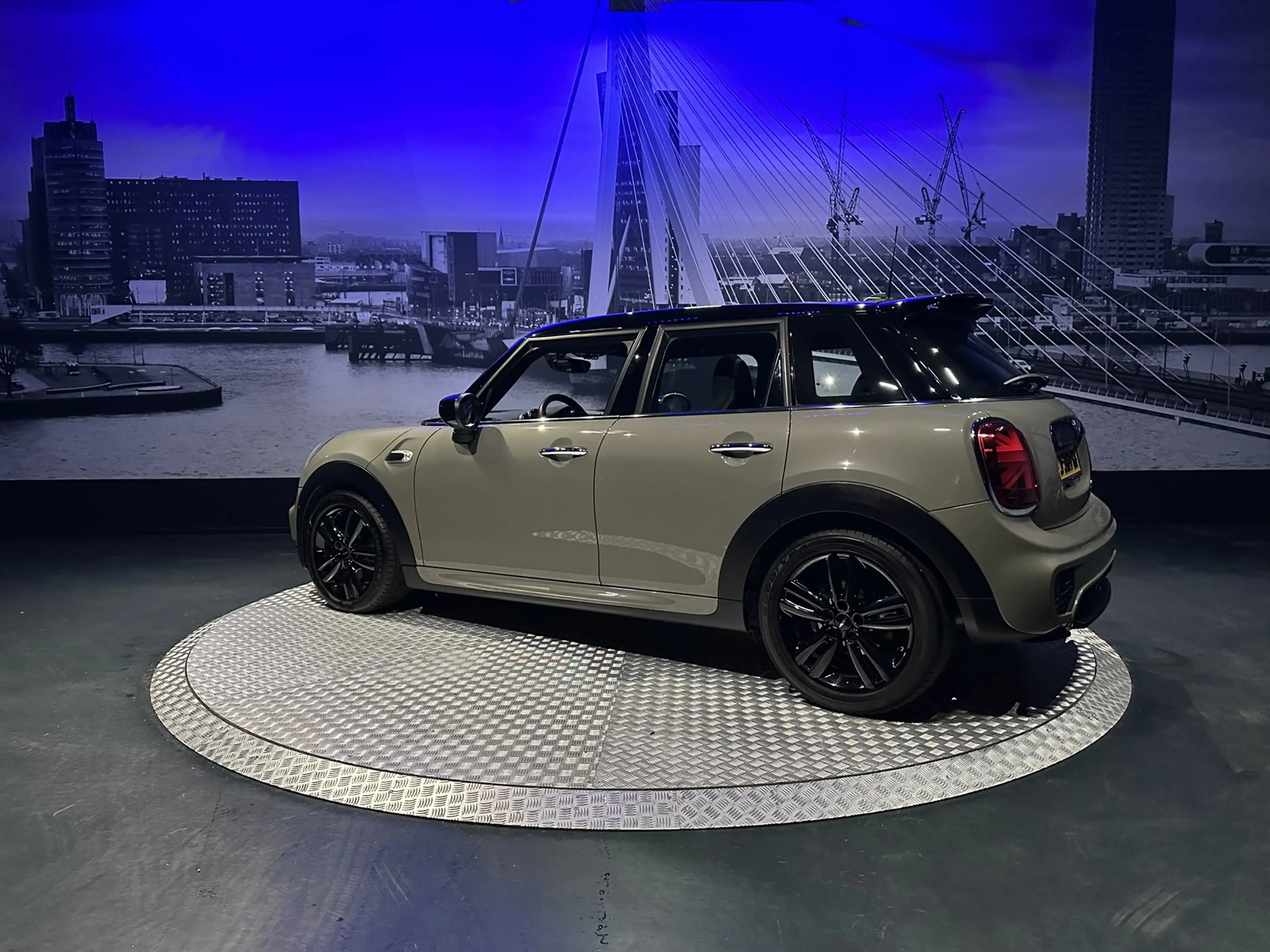 MINI Cooper 5-Deurs 1.5 60 Years Edition *JCW-Pakket*LED*Pano* — photo 8