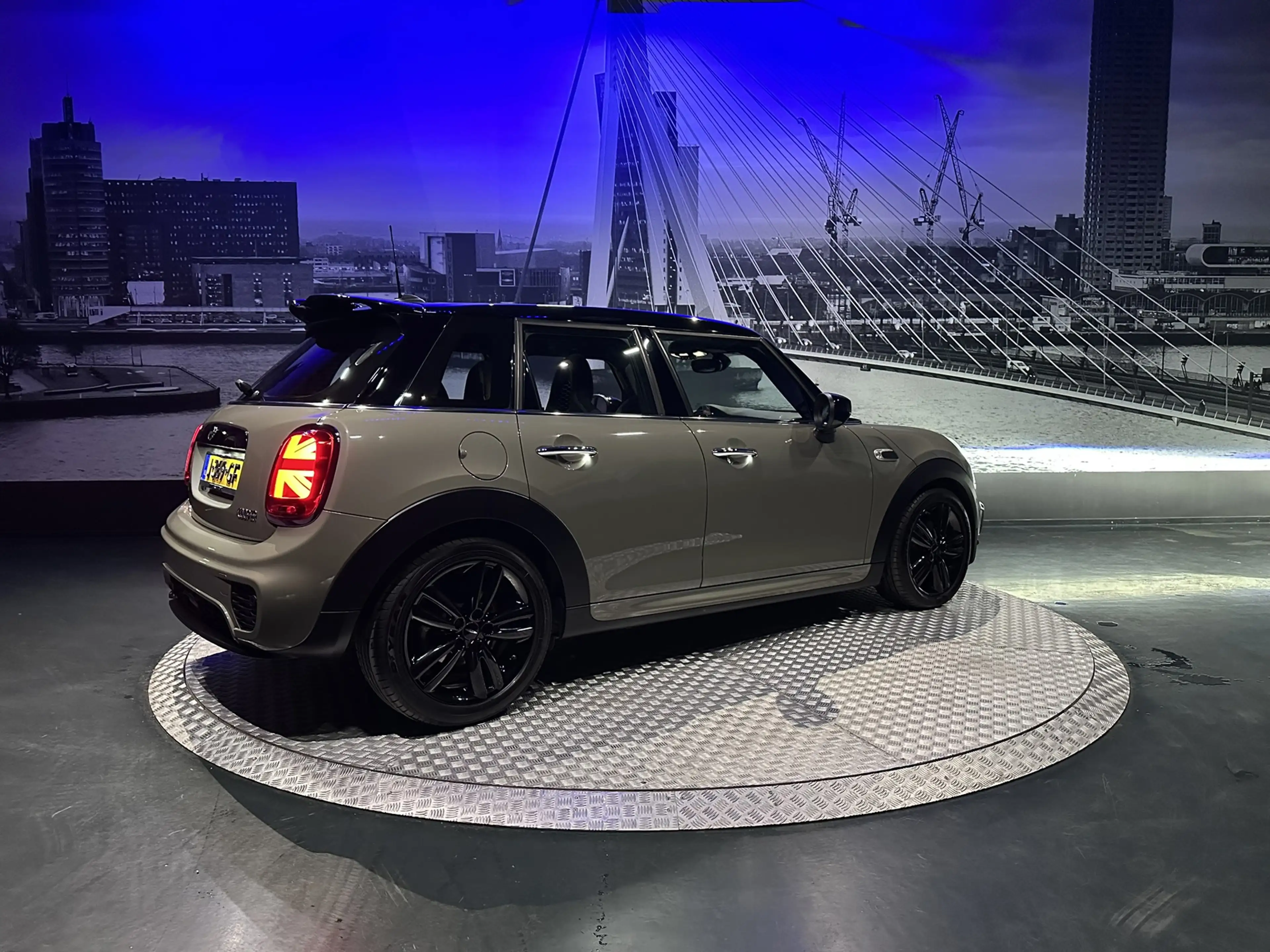 MINI Cooper 5-Deurs 1.5 60 Years Edition *JCW-Pakket*LED*Pano* — photo 12