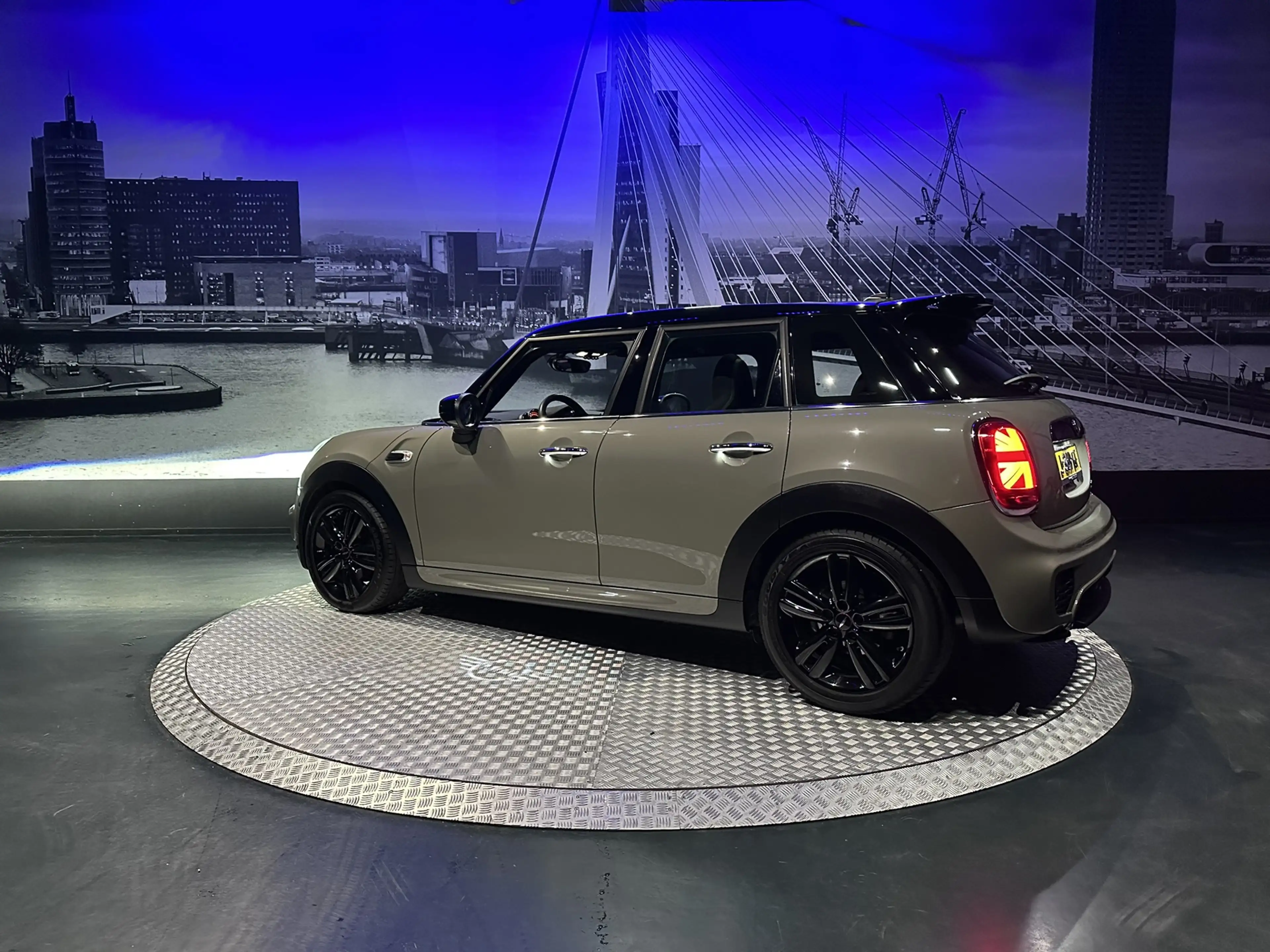 MINI Cooper 5-Deurs 1.5 60 Years Edition *JCW-Pakket*LED*Pano* — photo 9