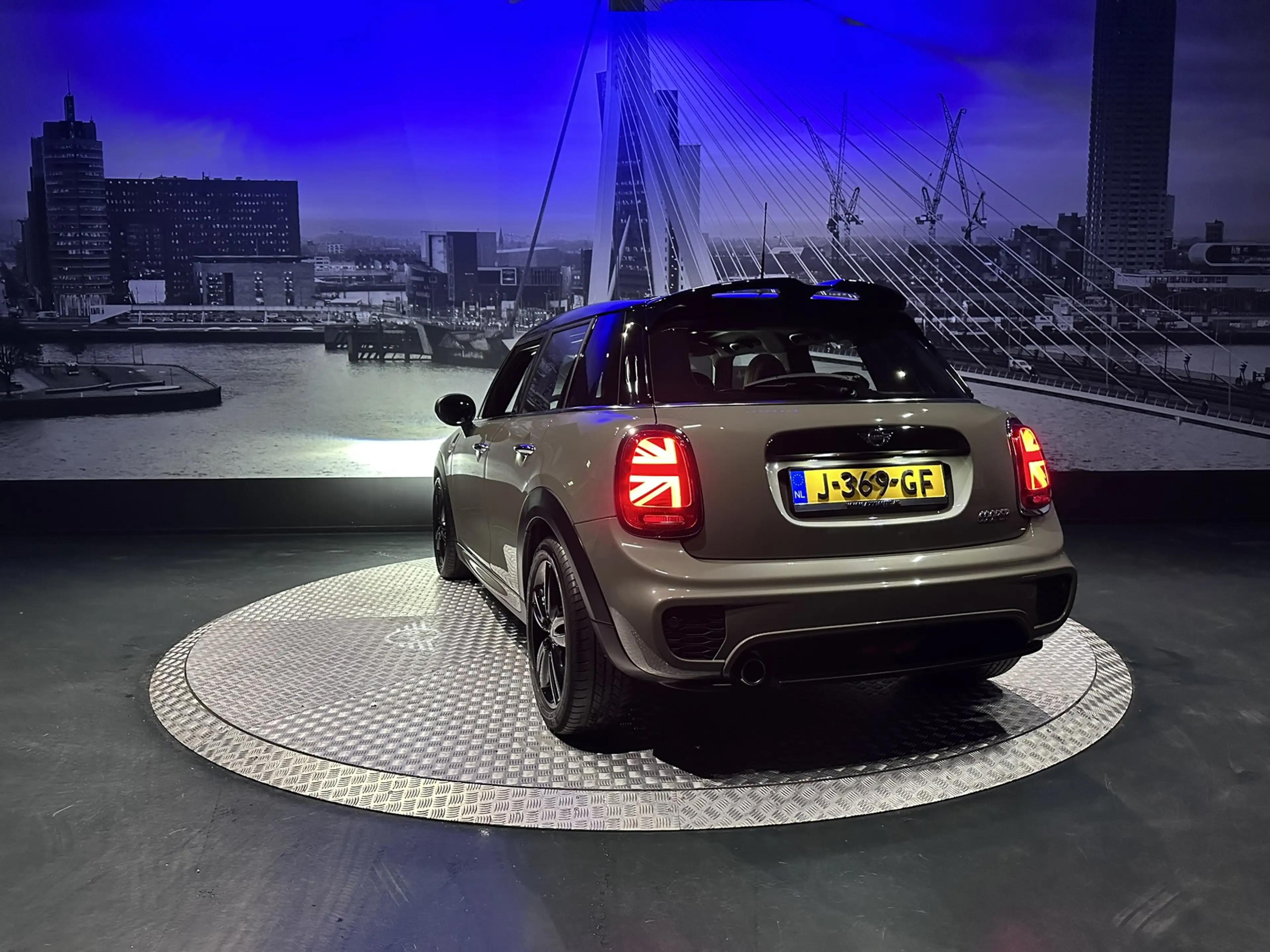 MINI Cooper 5-Deurs 1.5 60 Years Edition *JCW-Pakket*LED*Pano* — photo 10