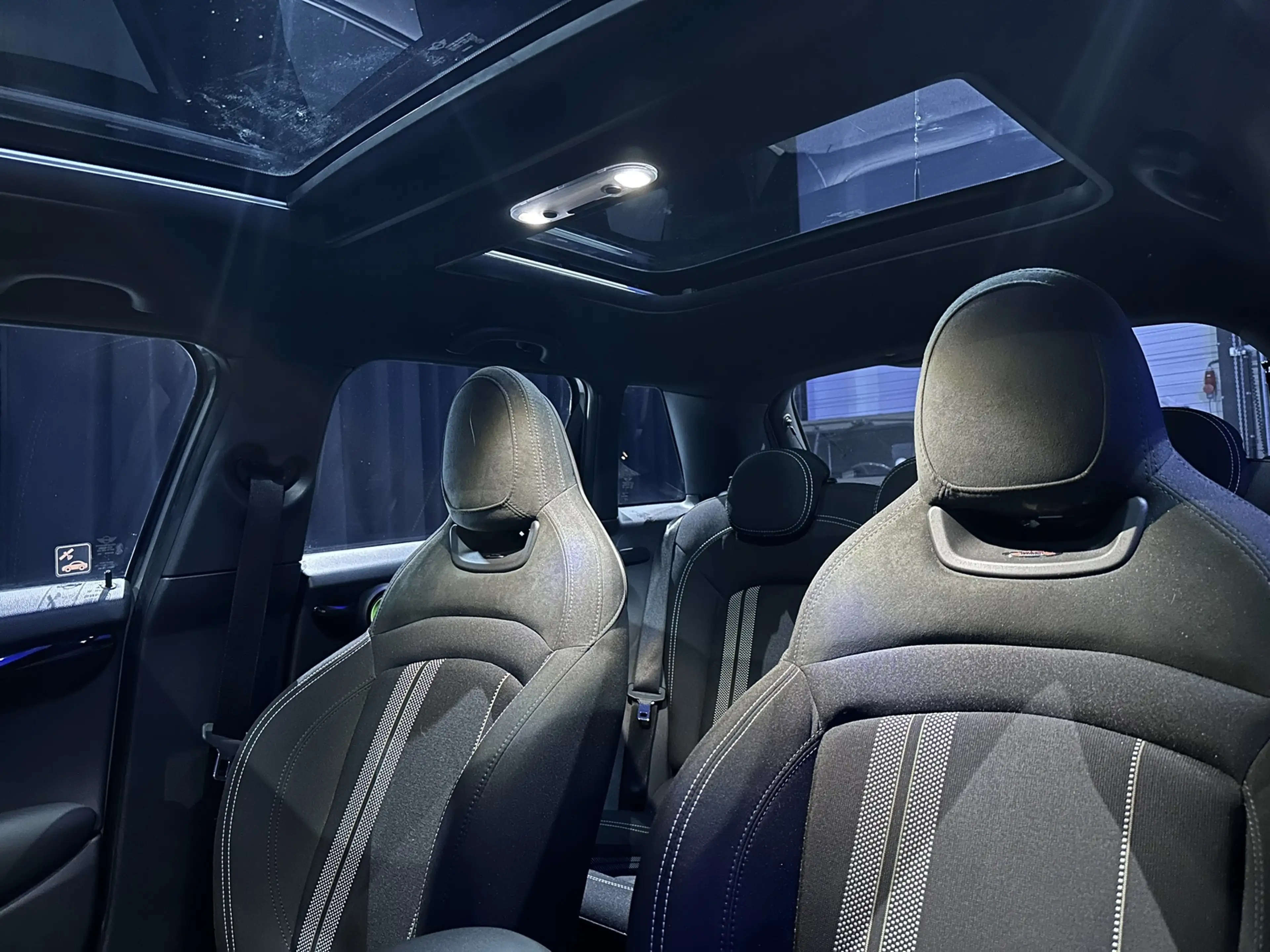 MINI Cooper 5-Deurs 1.5 60 Years Edition *JCW-Pakket*LED*Pano* — photo 14