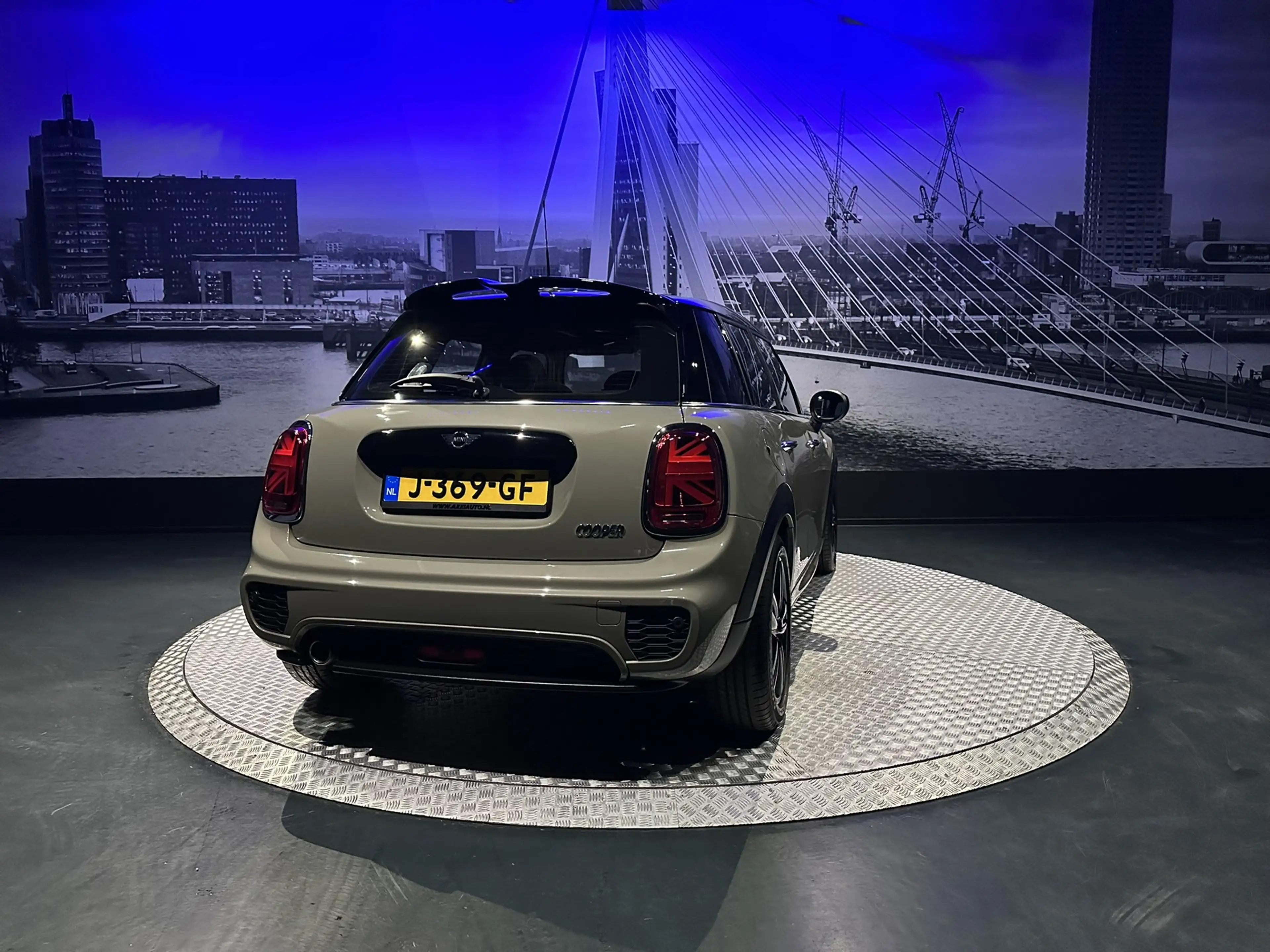 MINI Cooper 5-Deurs 1.5 60 Years Edition *JCW-Pakket*LED*Pano* — photo 11