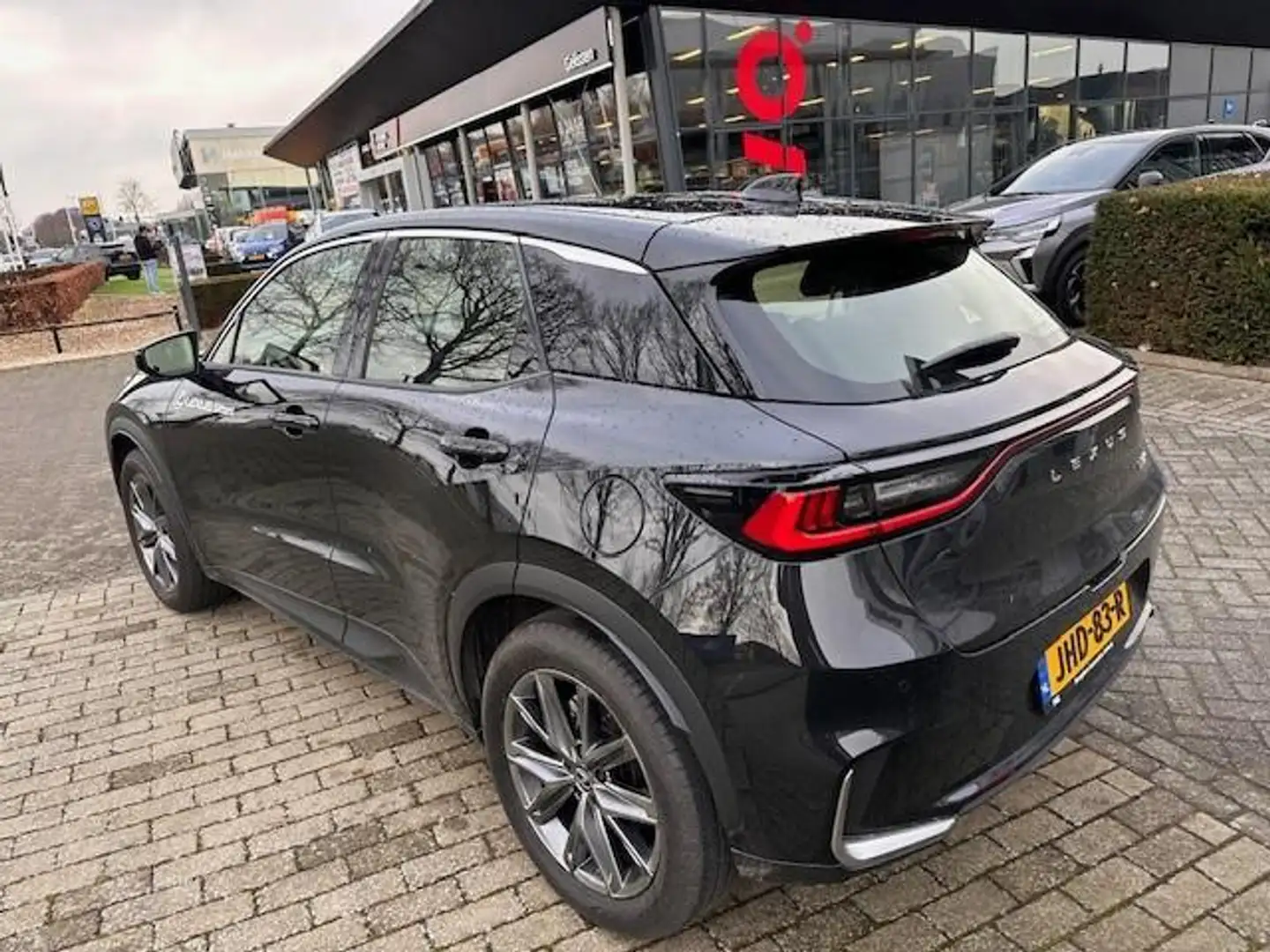 Lexus LBX Elegant 2WD Schwarz - 2