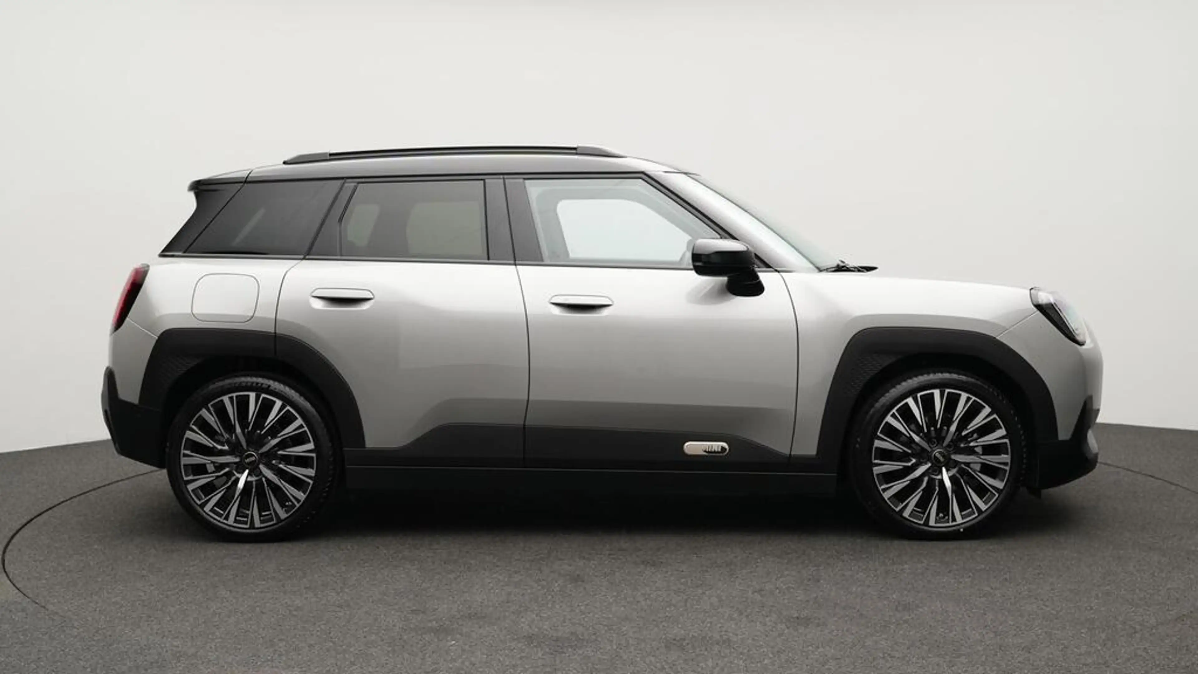 MINI Aceman Favoured Trim — photo 3