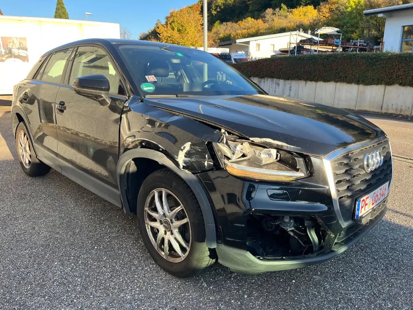 Audi Q2 1.4 TFSI S-Tronic / 1.Hand / fahrbereit Schwarz - 2
