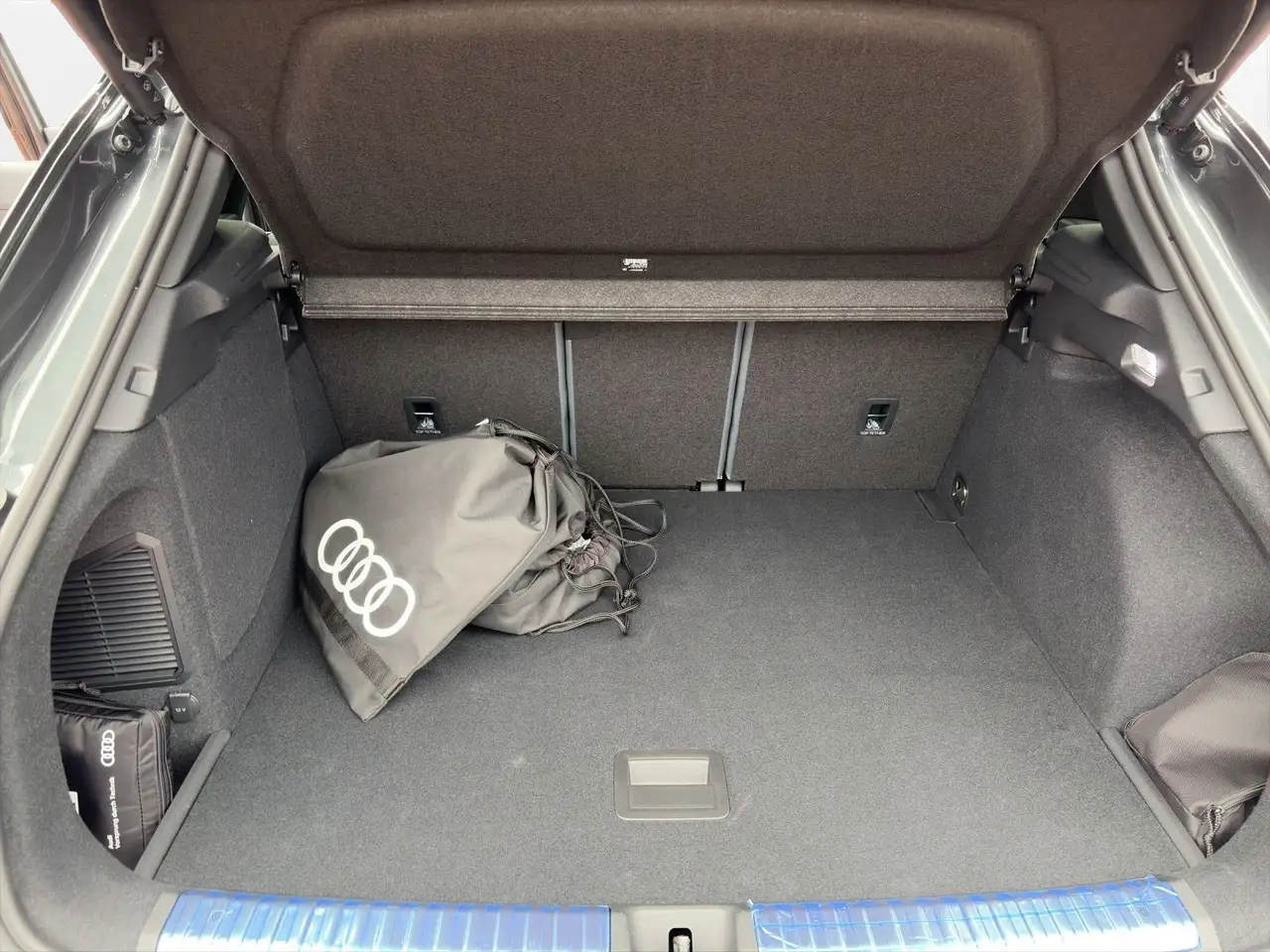 Audi Q3 SUV e-hybrid TECHPRO+PANO+HUD+DIGI-MATRIX+ 10