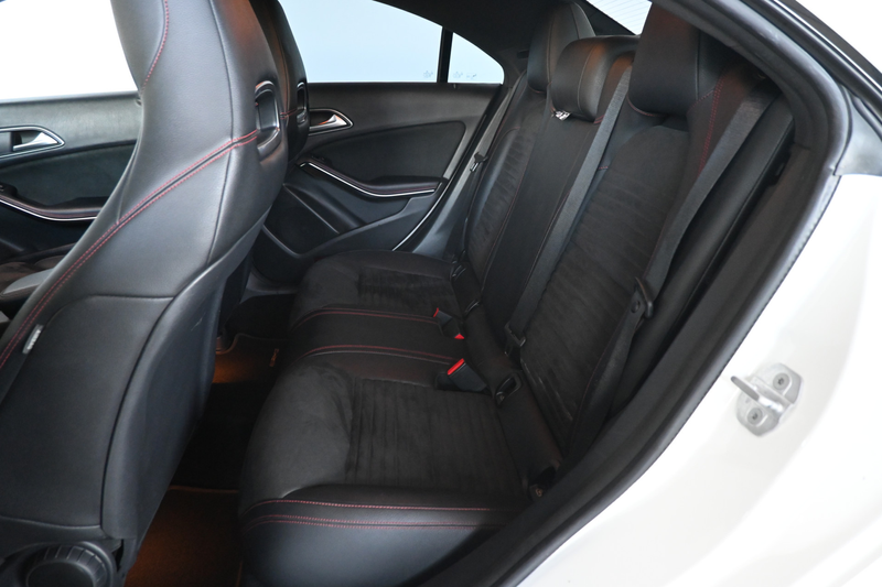 Mercedes-Benz CLA 180 AMG Night Edition Plus Clima Cruise Xenon LED Navi — photo 8