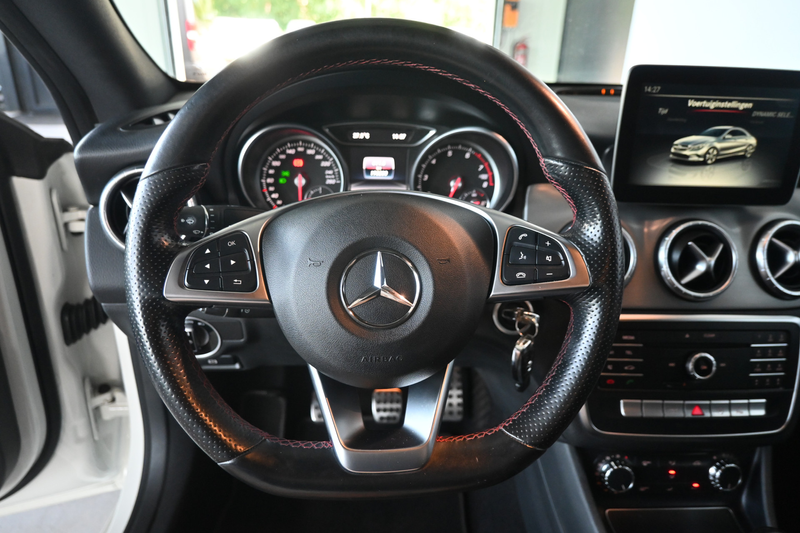 Mercedes-Benz CLA 180 AMG Night Edition Plus Clima Cruise Xenon LED Navi — photo 6