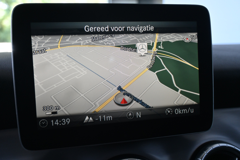 Mercedes-Benz CLA 180 AMG Night Edition Plus Clima Cruise Xenon LED Navi — photo 11