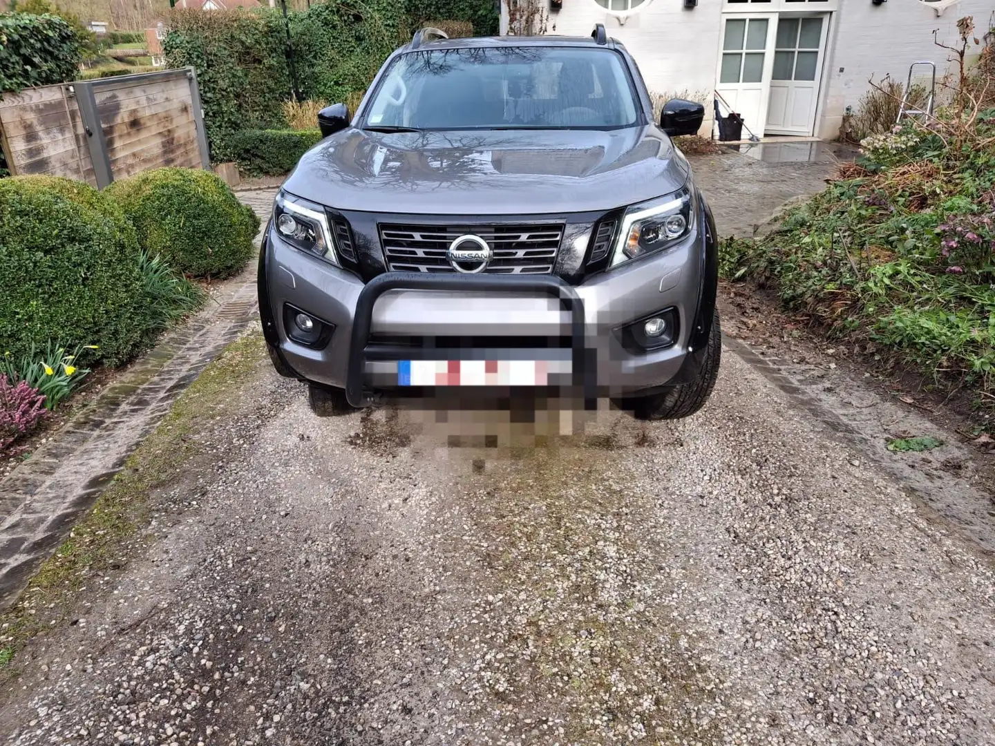 Nissan Navara 2.3 dCi 4WD N-Guard Gris - 1