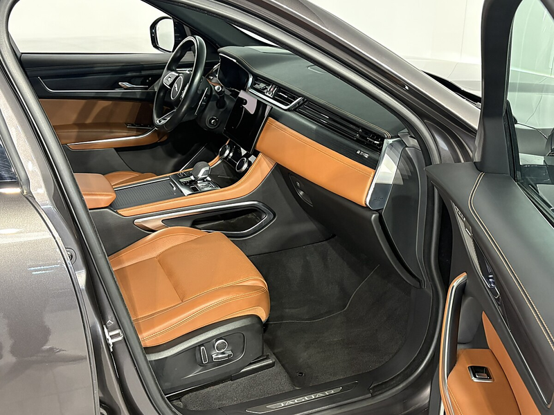 Jaguar F-Pace R-Dynamic SE P250 AWD Aut. — photo 7