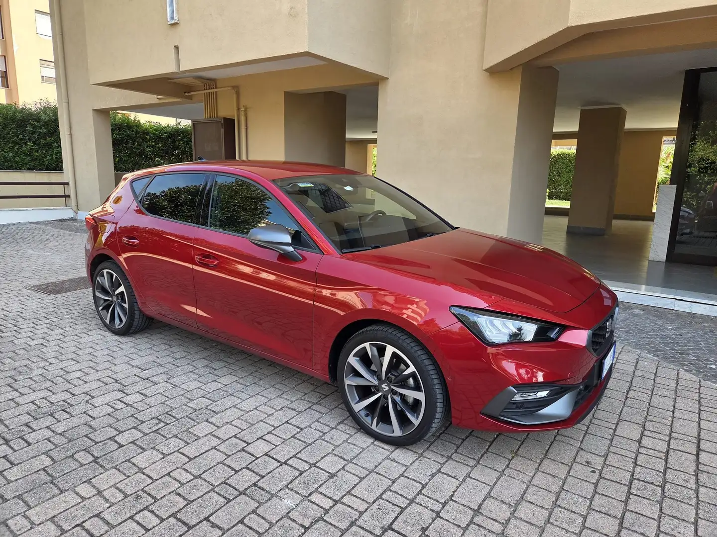 SEAT Leon Leon IV 2020 1.5 tgi FR 130cv dsg Rosso - 1