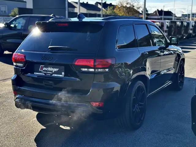 Jeep Grand Cherokee view 13