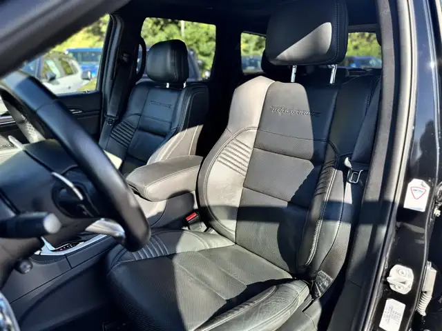 Jeep Grand Cherokee view 9